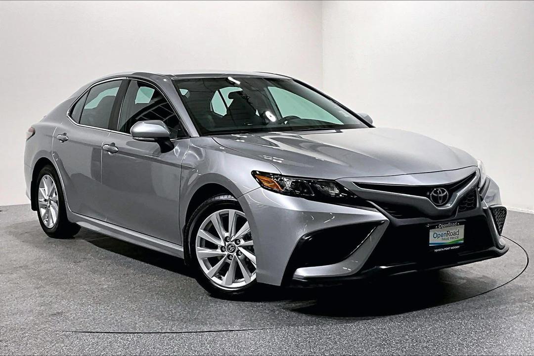 Toyota Camry SE 2023