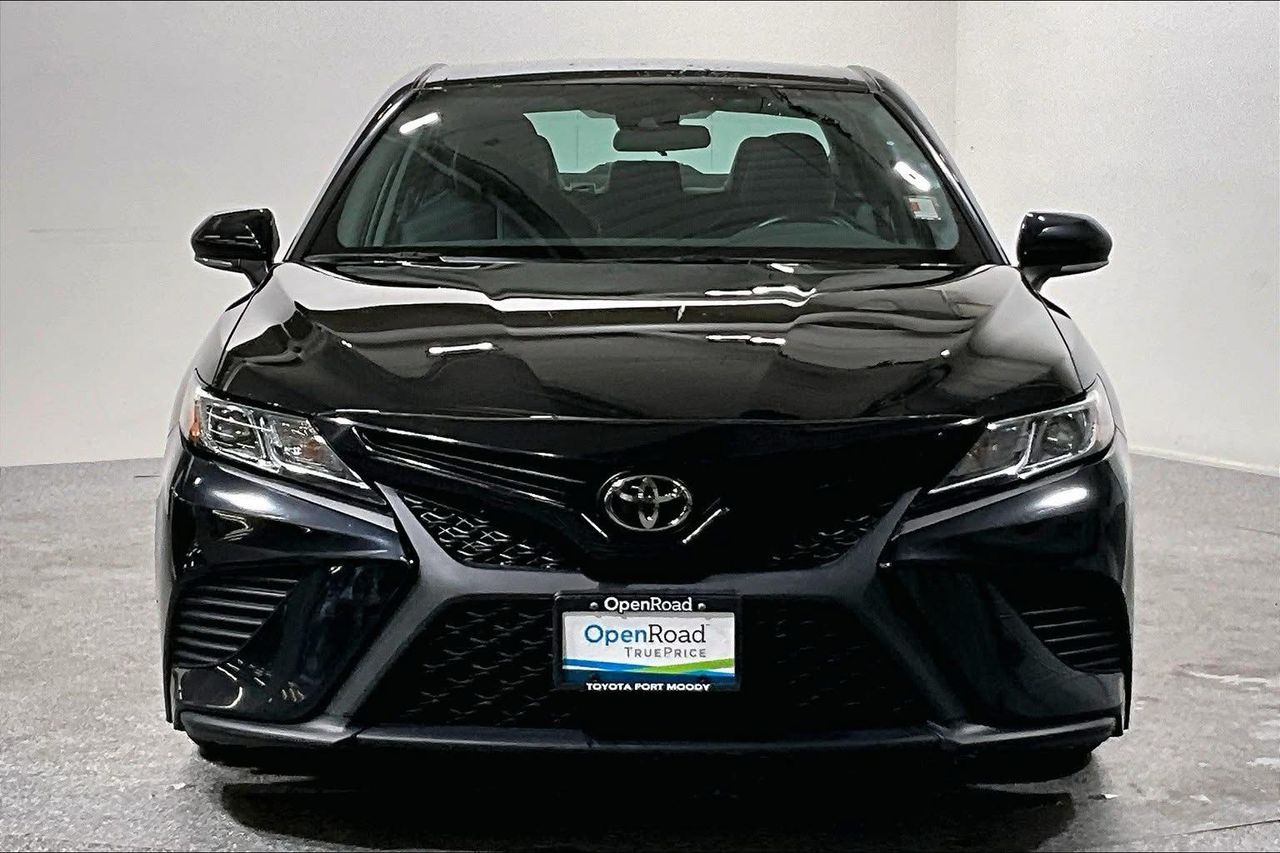 Toyota  Camry  SE  2020