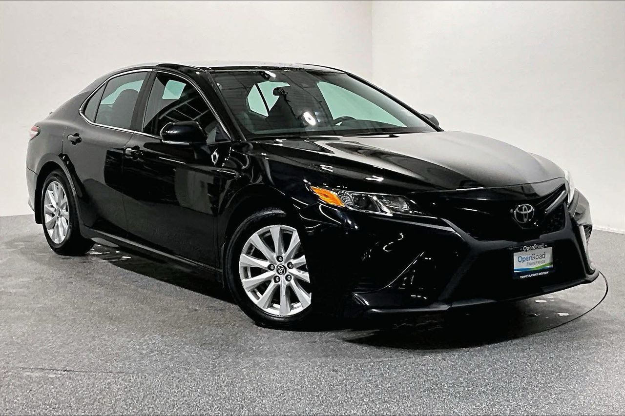 Toyota Camry SE 2020