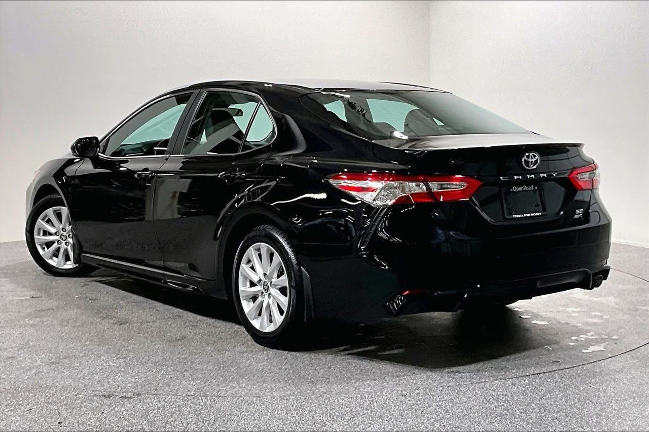 Toyota  Camry  SE  2020