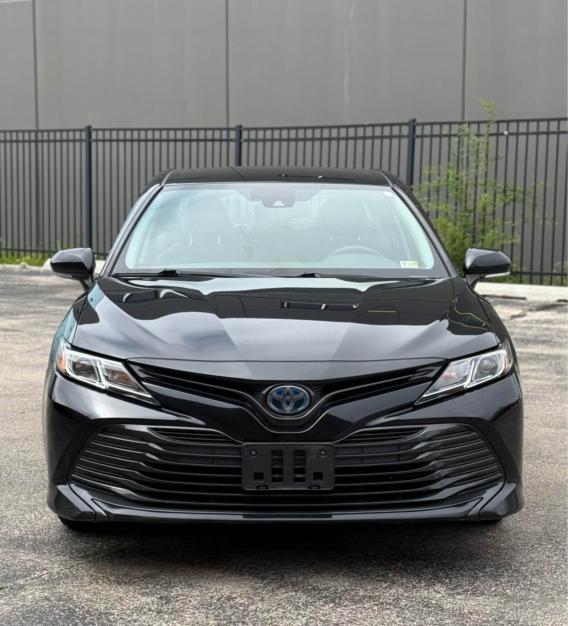 2019 TOYOTA CAMRY HYBRID LE