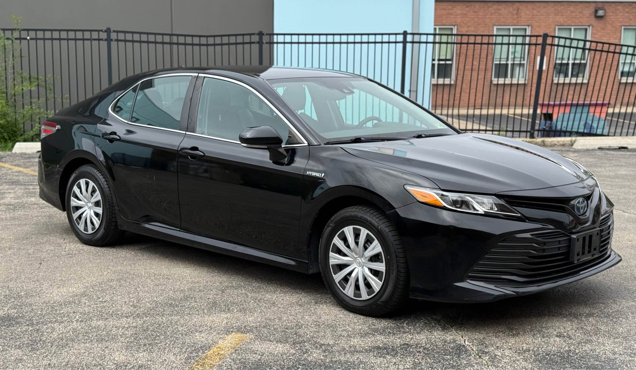 2019 TOYOTA CAMRY HYBRID LE