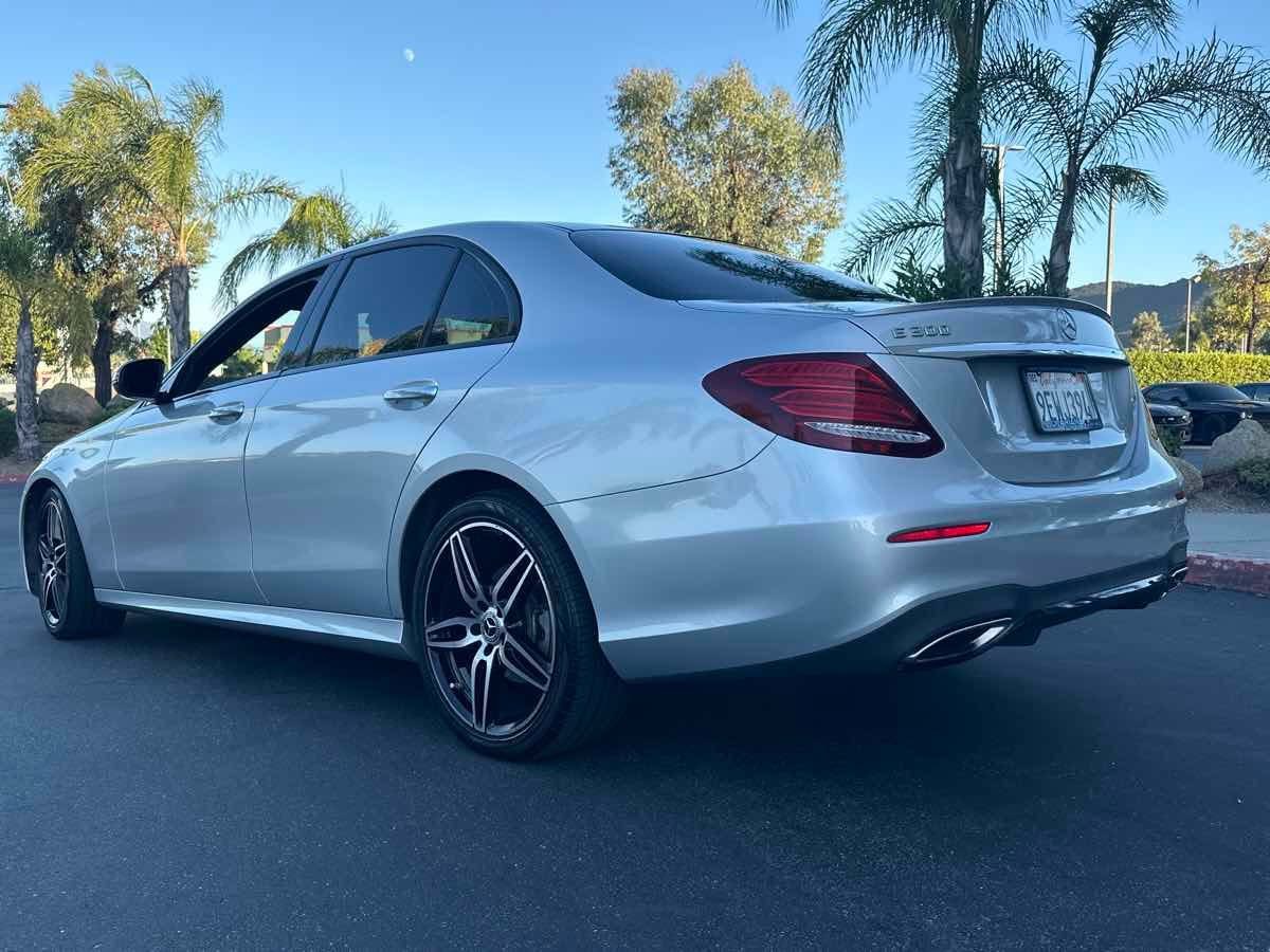 2019 Mercedes-Benz Benz E 300 RWD Sedan PREMIUM 1