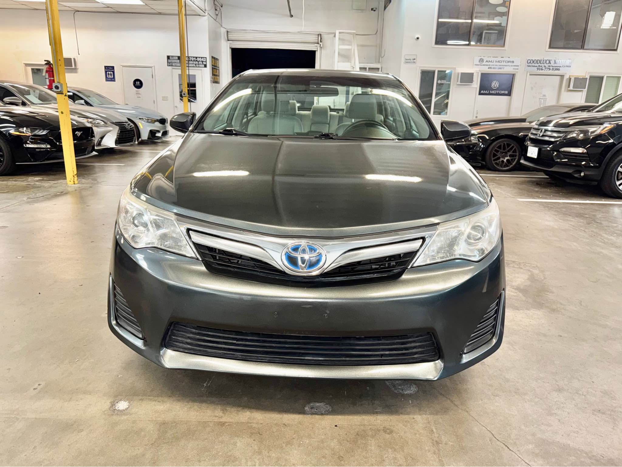 2013 TOYOTA CAMRY HYBRID LE