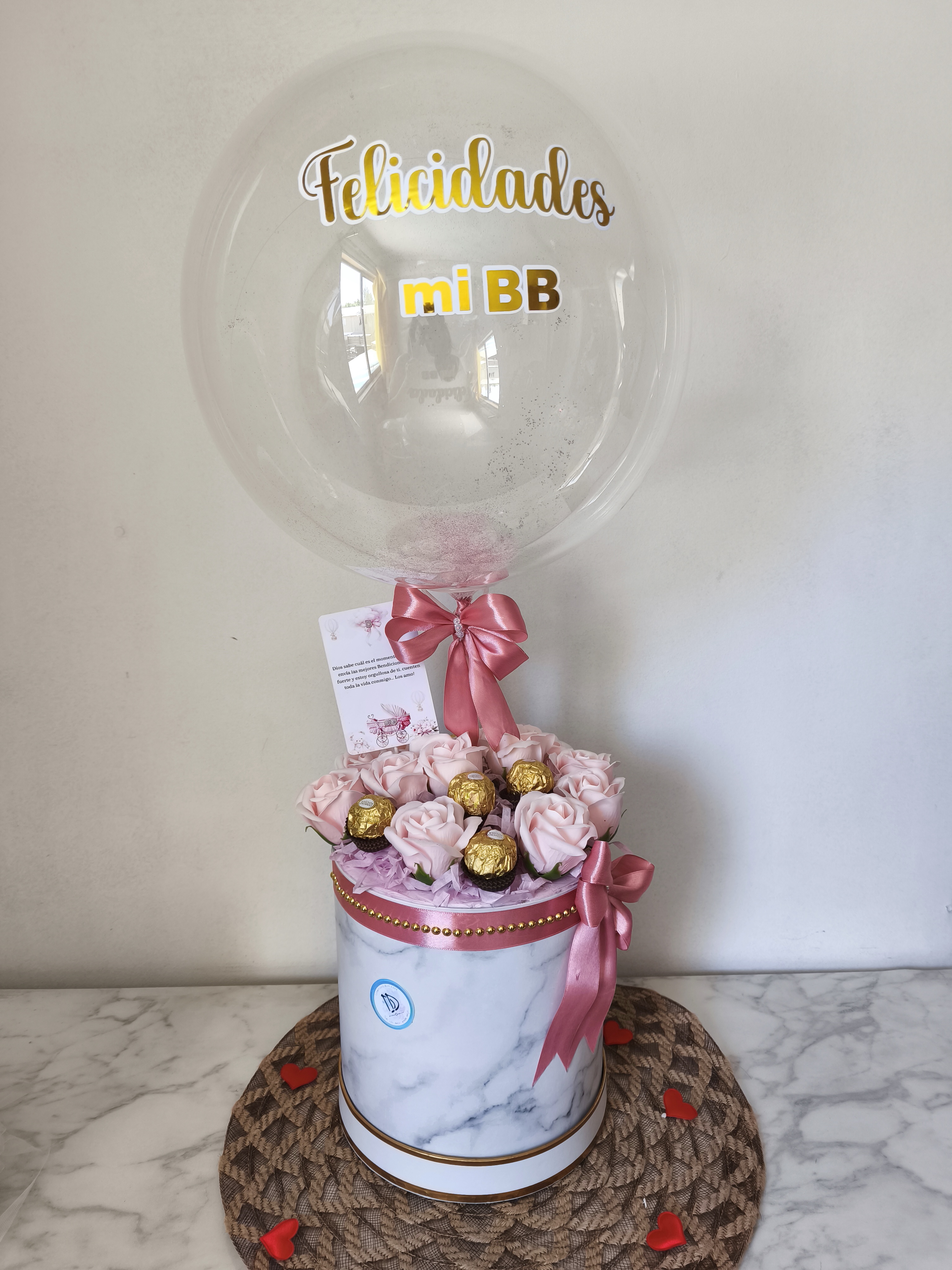 Arreglo de Rosas y Globo Burbuja
