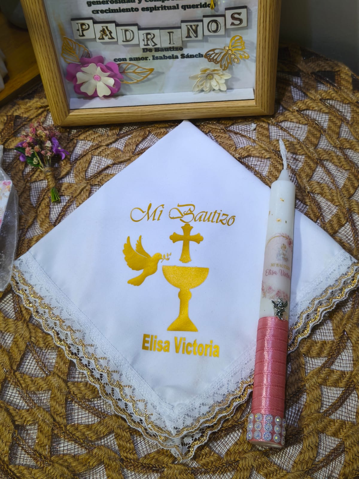 Vela de Bautizo y Pañuelo Personalizado