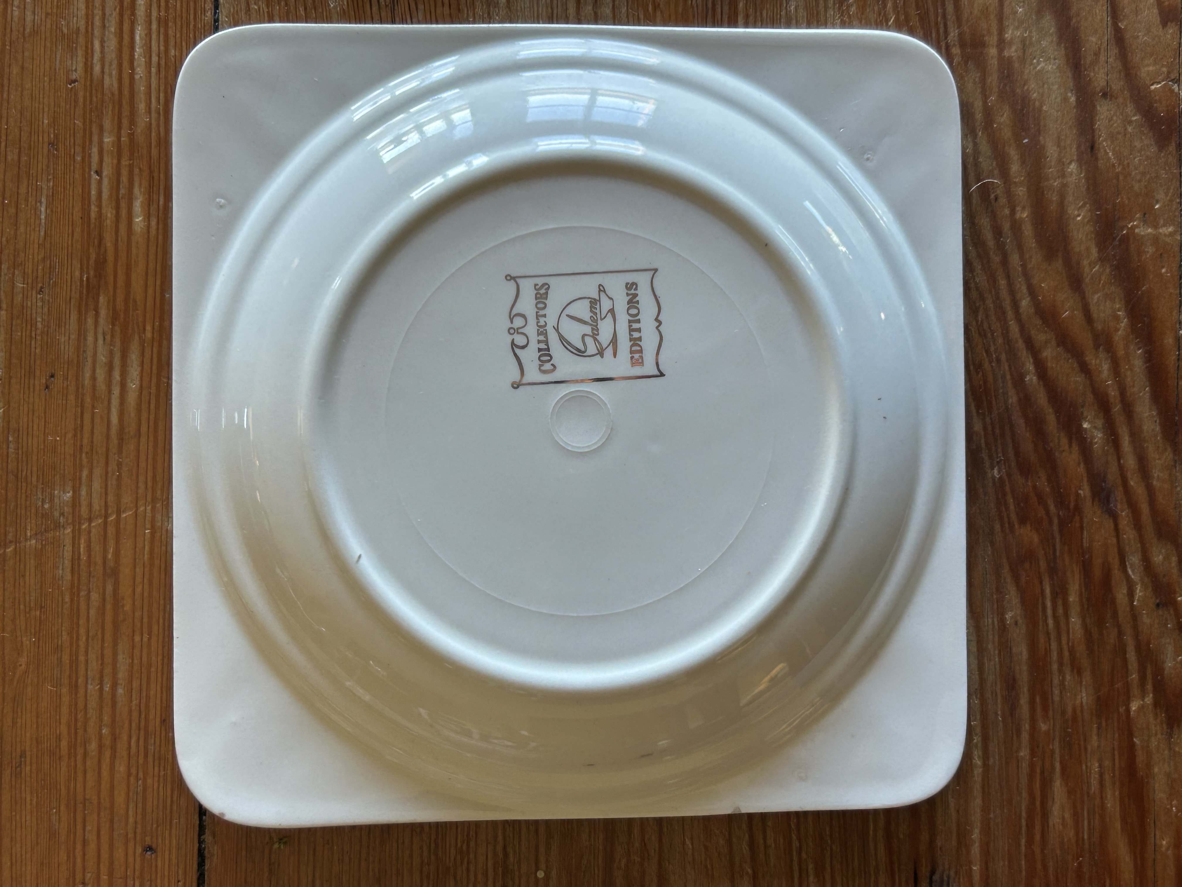 Vintage Porcelain Ashtray with Hunting Dog Motif