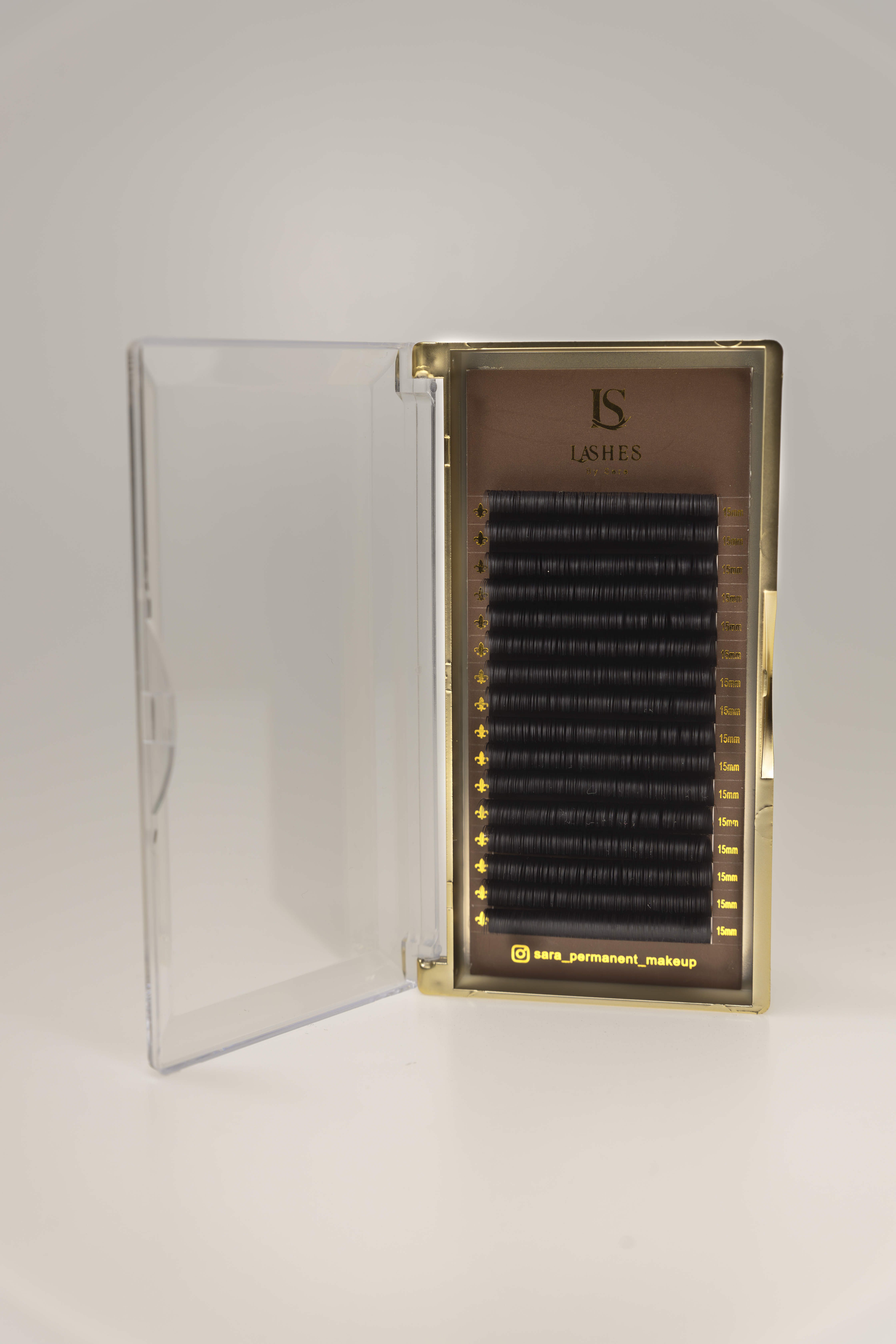 Premium Cashmere Eyelash Extensions – Ultra Soft & Lightweight