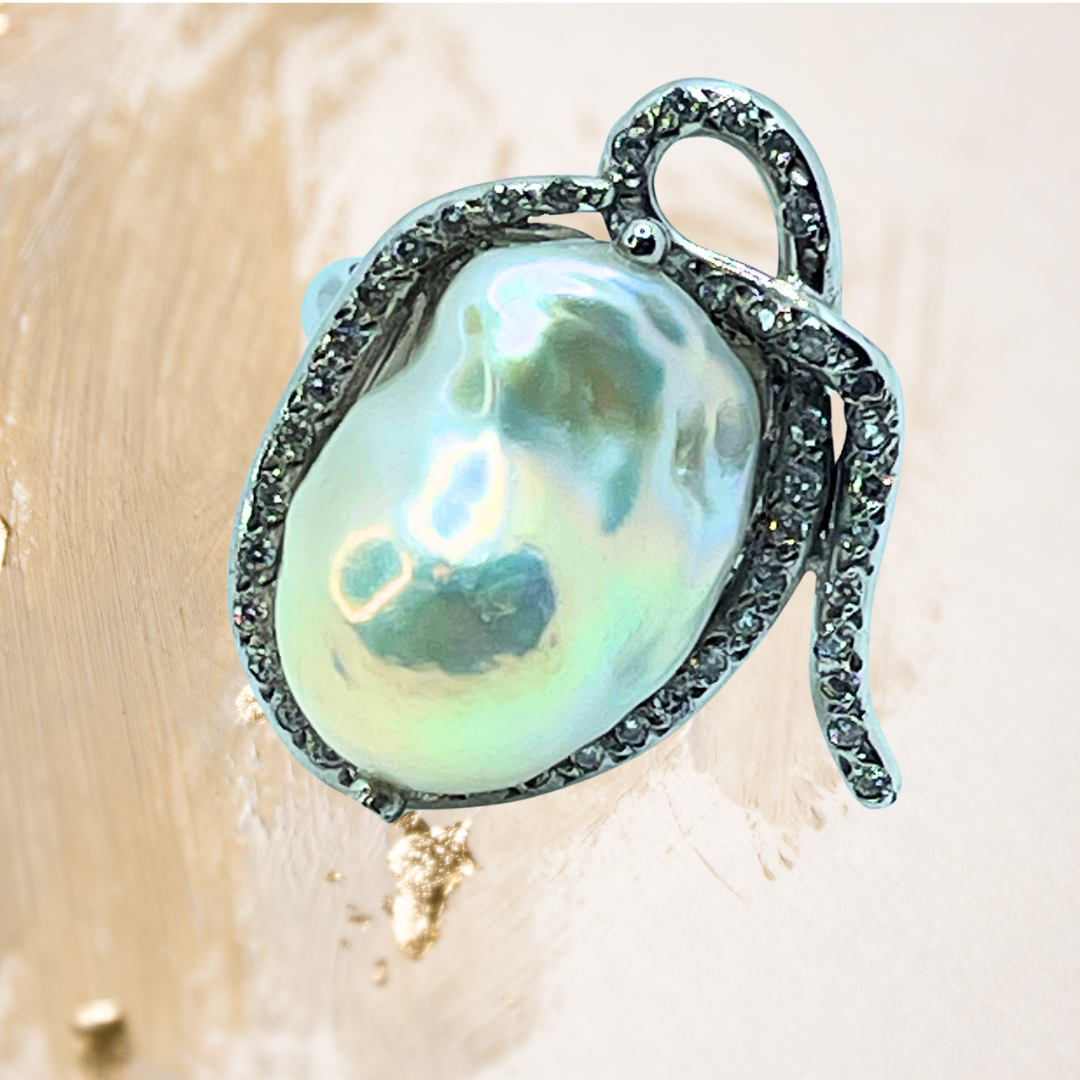 A beleza do imperfeito elevada ao luxo em forma de anel.