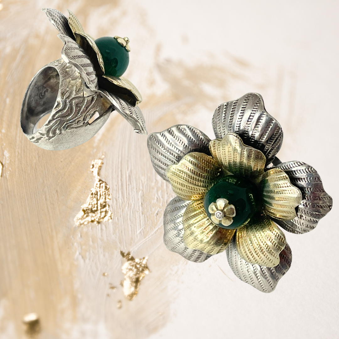 Anel Rosa de Saron prata 950 com banho de ouro amarelo e jade verde