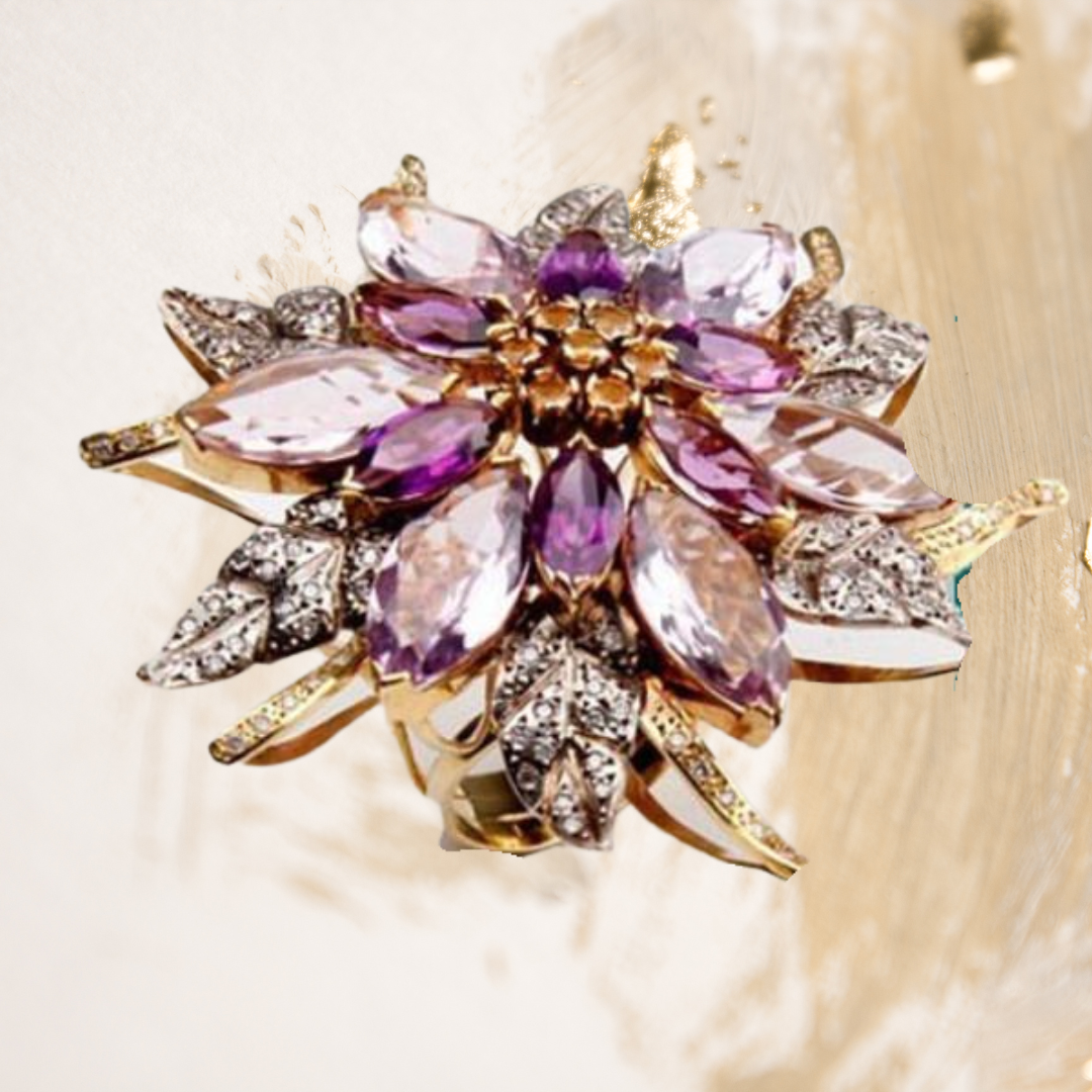 Anel Rosa de Saron  Max anel em ouro 28 kilates e ouro branco diamantes, safiras amarelas e navetes de ametistas cores diferenciadas