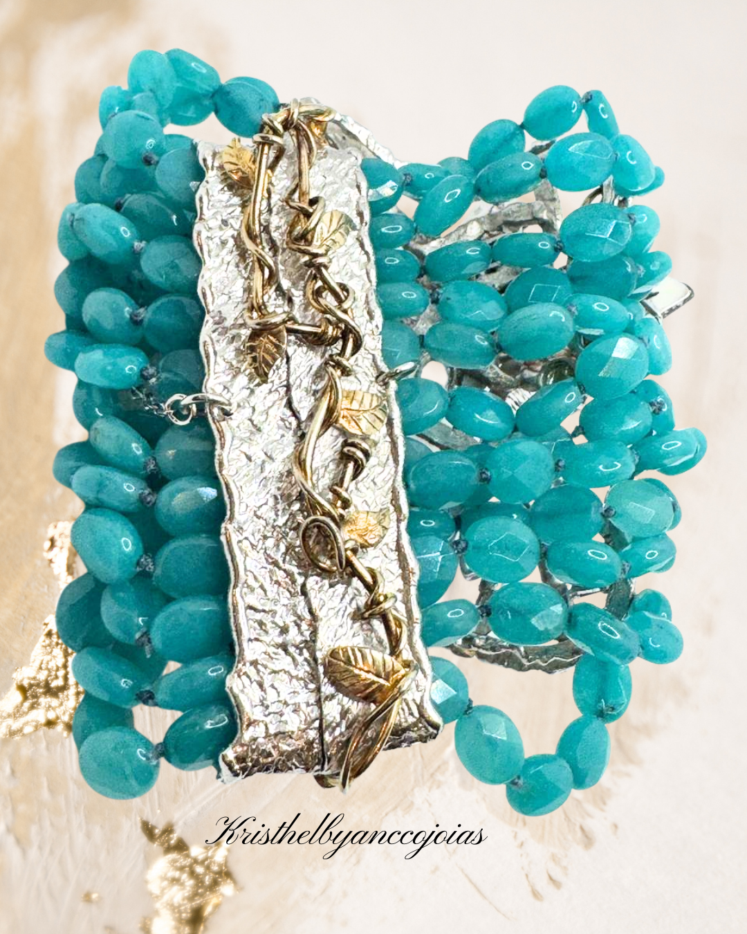 Um jardim de pedras raras em forma de bracelete