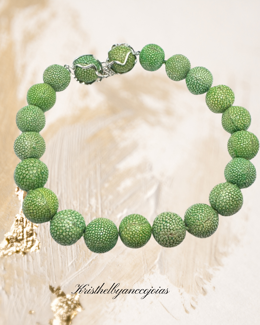 Criado para mulheres que apreciam joias com personalidade únicas, intensas e cheias de atitude.