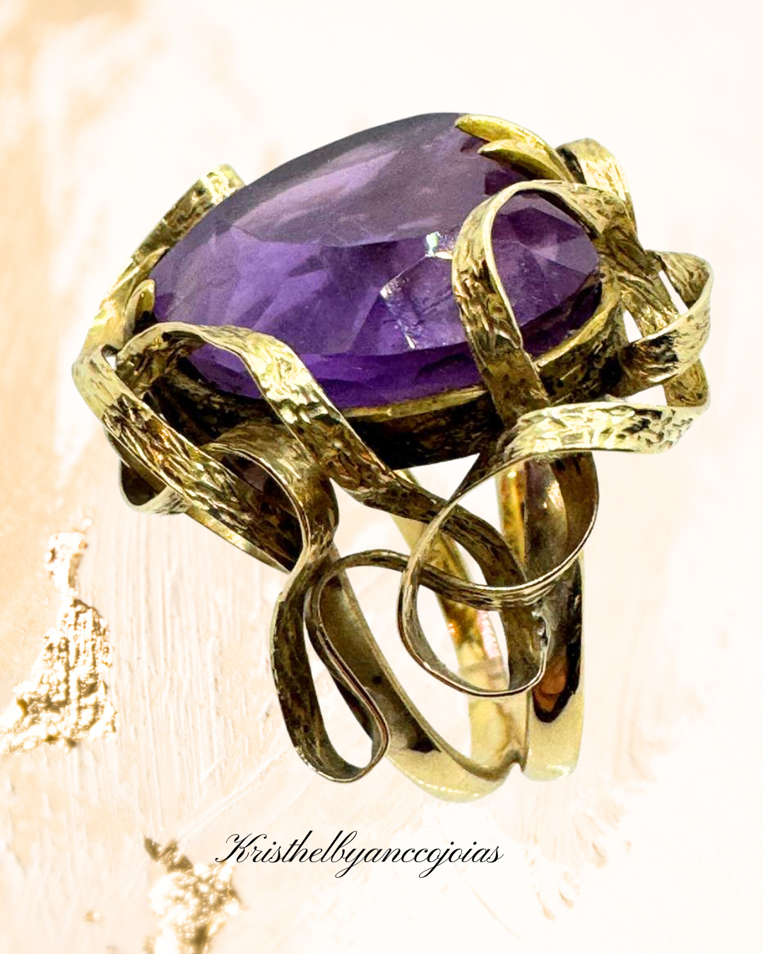 Uma criação que simboliza amor, força e espiritualidade.