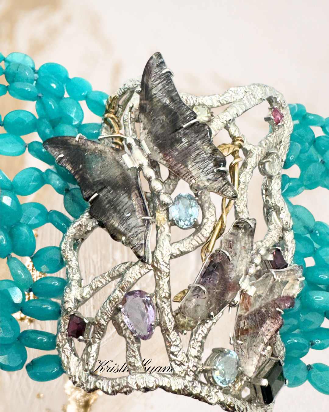 Um jardim de pedras raras em forma de bracelete