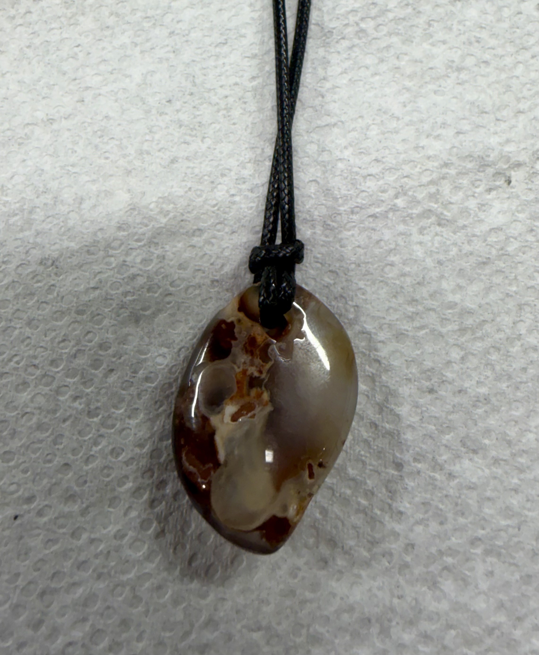 Polished Agate Pendant Necklace