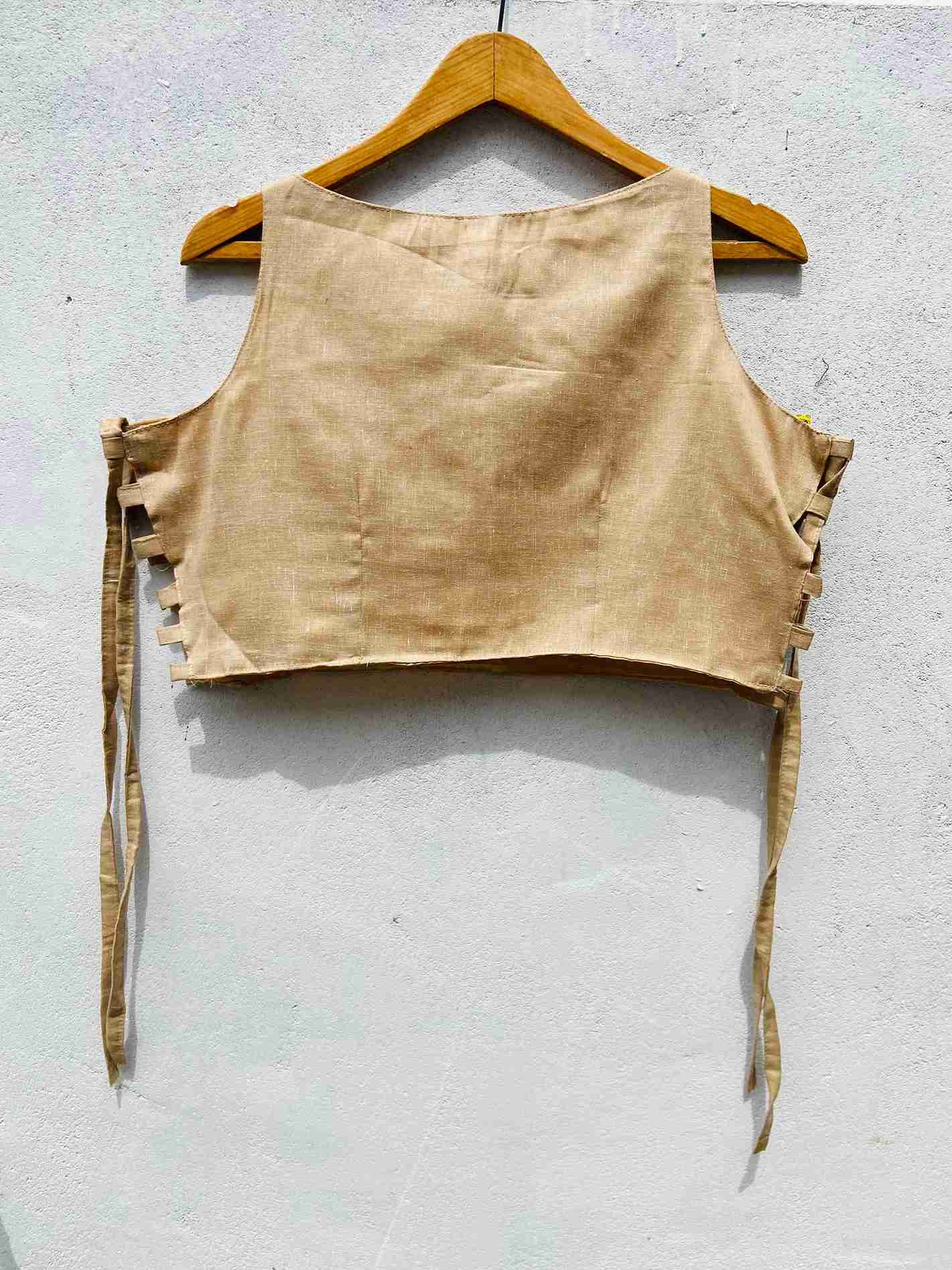 Desert gold mirror Dot corset blouse subtitle