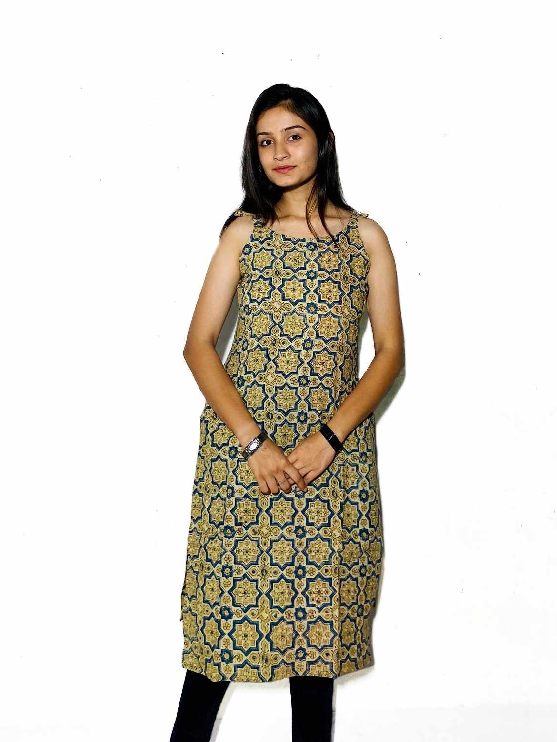 Phoolwari – Ajrakh Garden Kurta