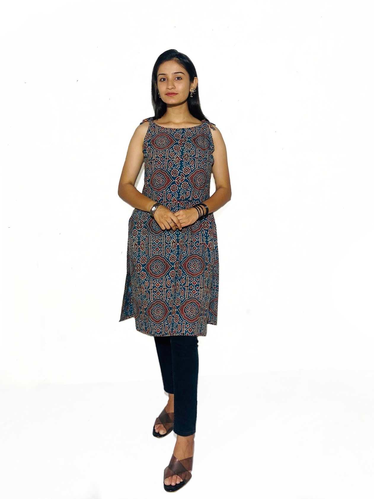 “Mehrunisa – Midnight Bloom Ajrakh Kurta”