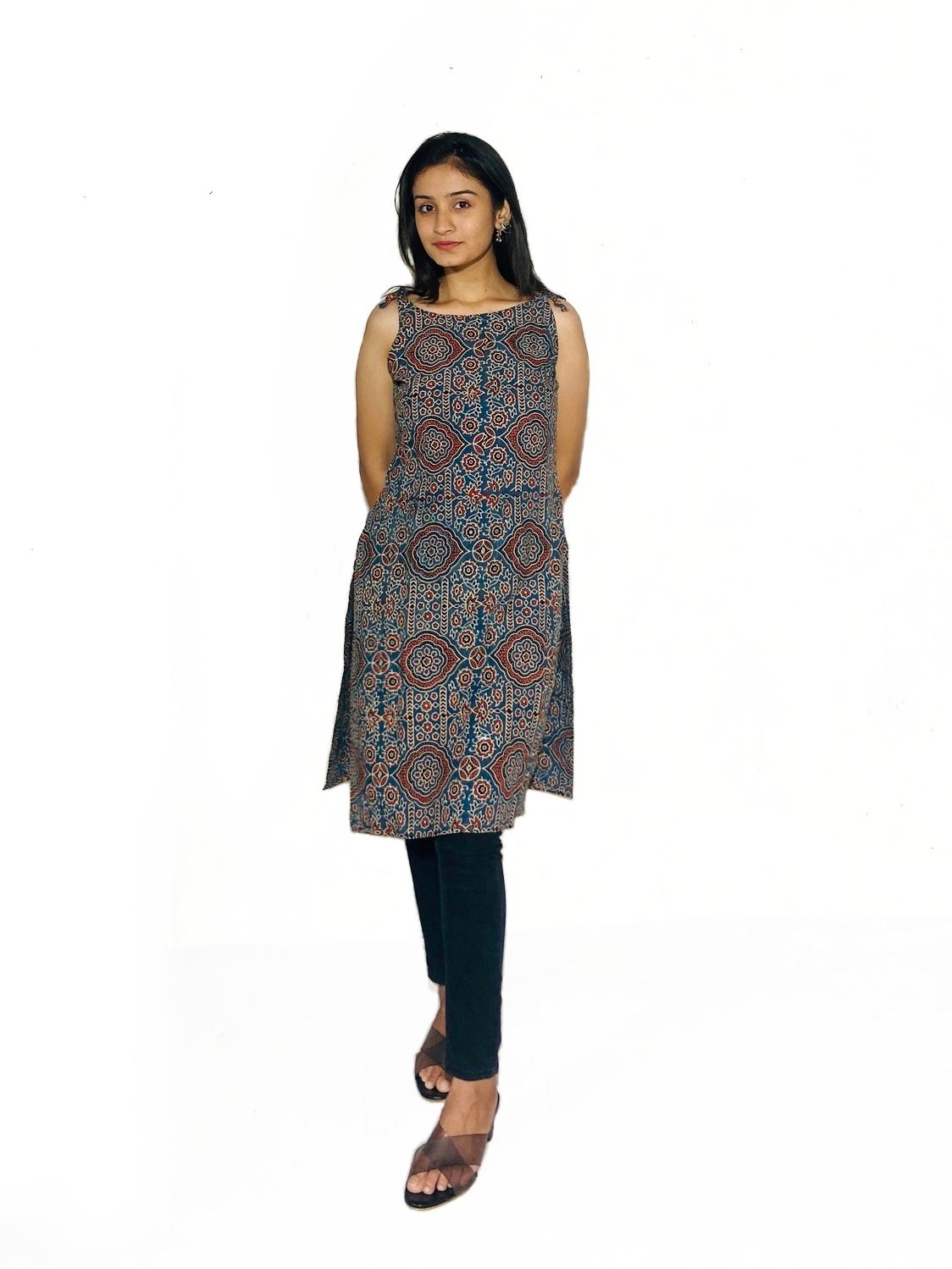 “Mehrunisa – Midnight Bloom Ajrakh Kurta”