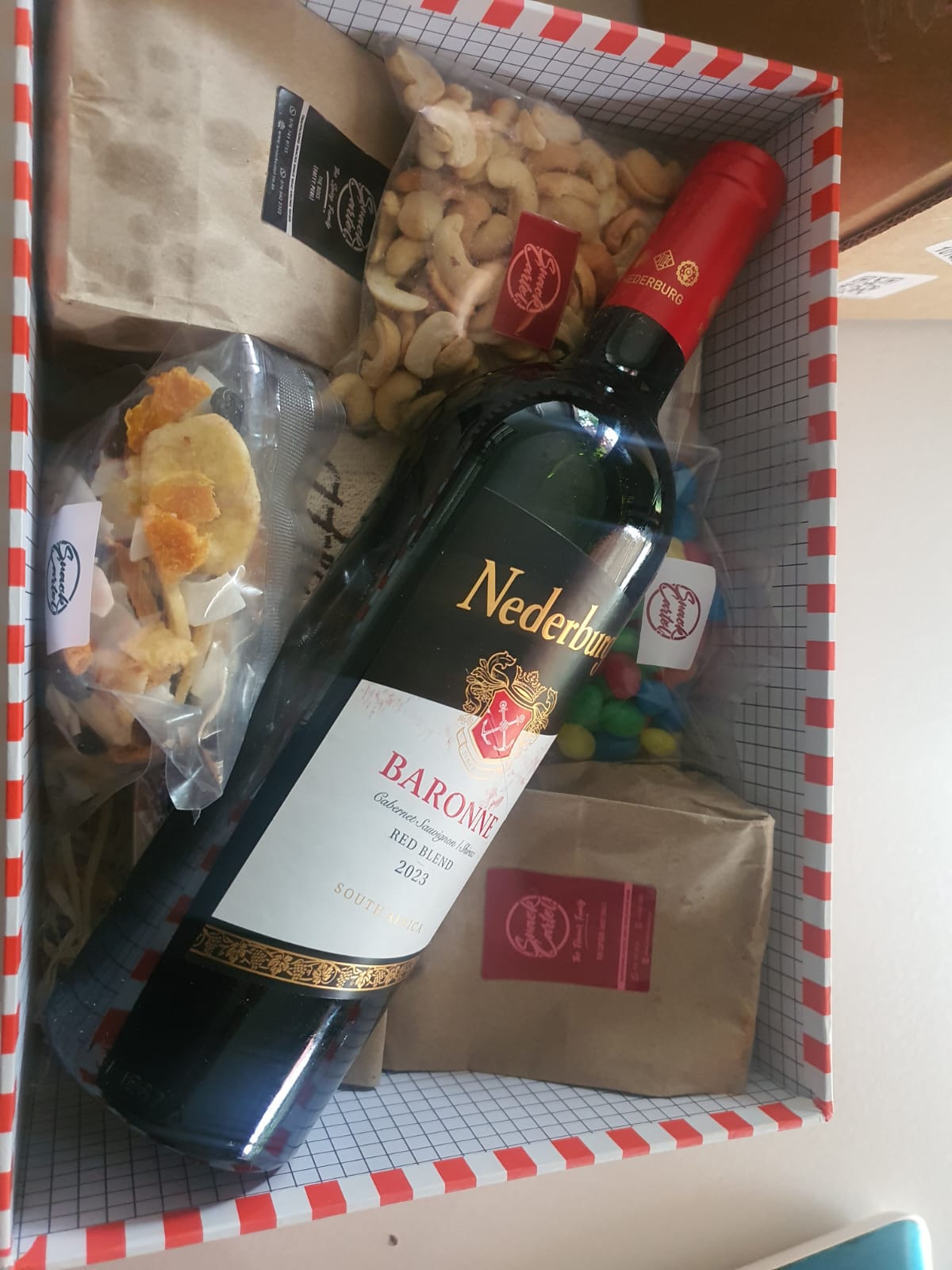 Gift pack ( FREE wine )