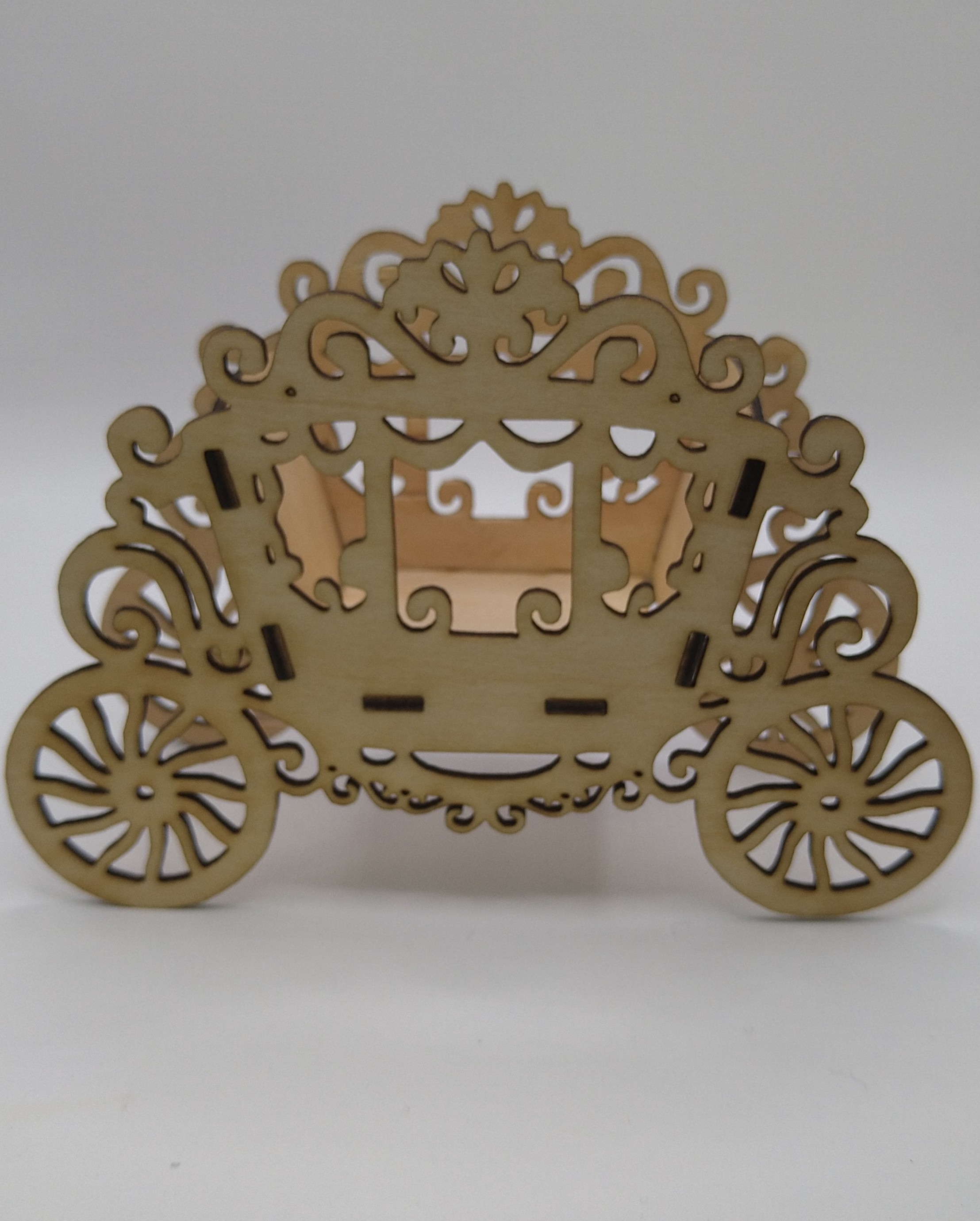 Carrosse en bois décoratif