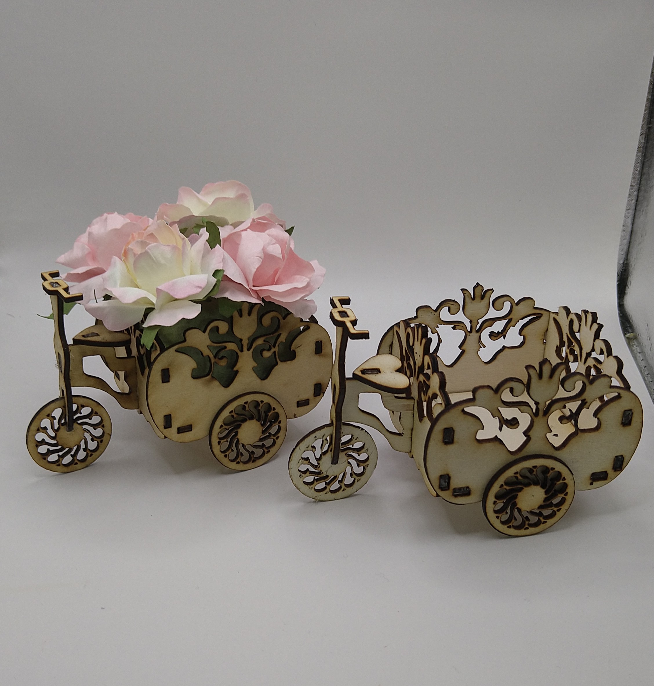 Chariot décoratif en bois