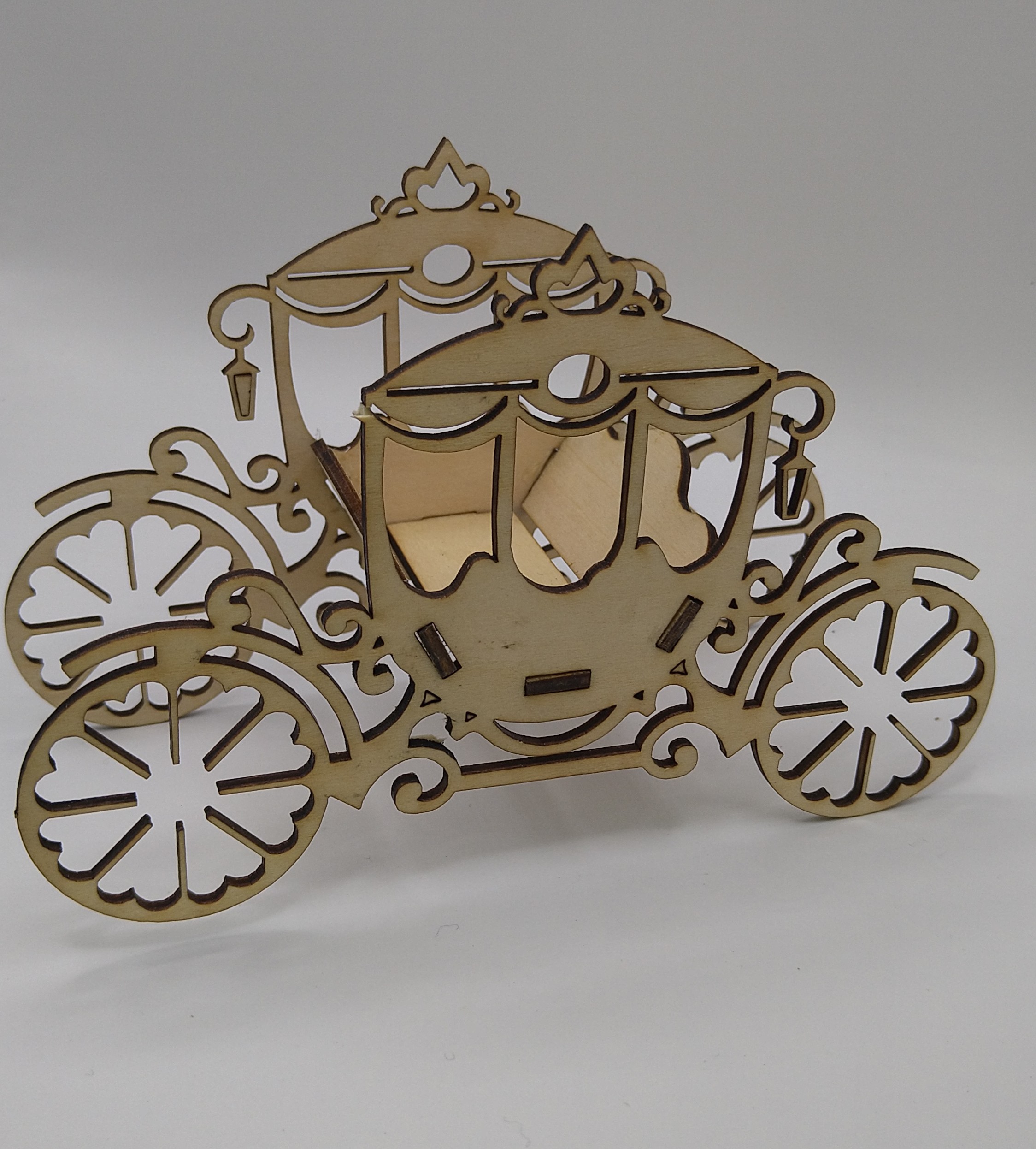 Carrosse en bois décoratif