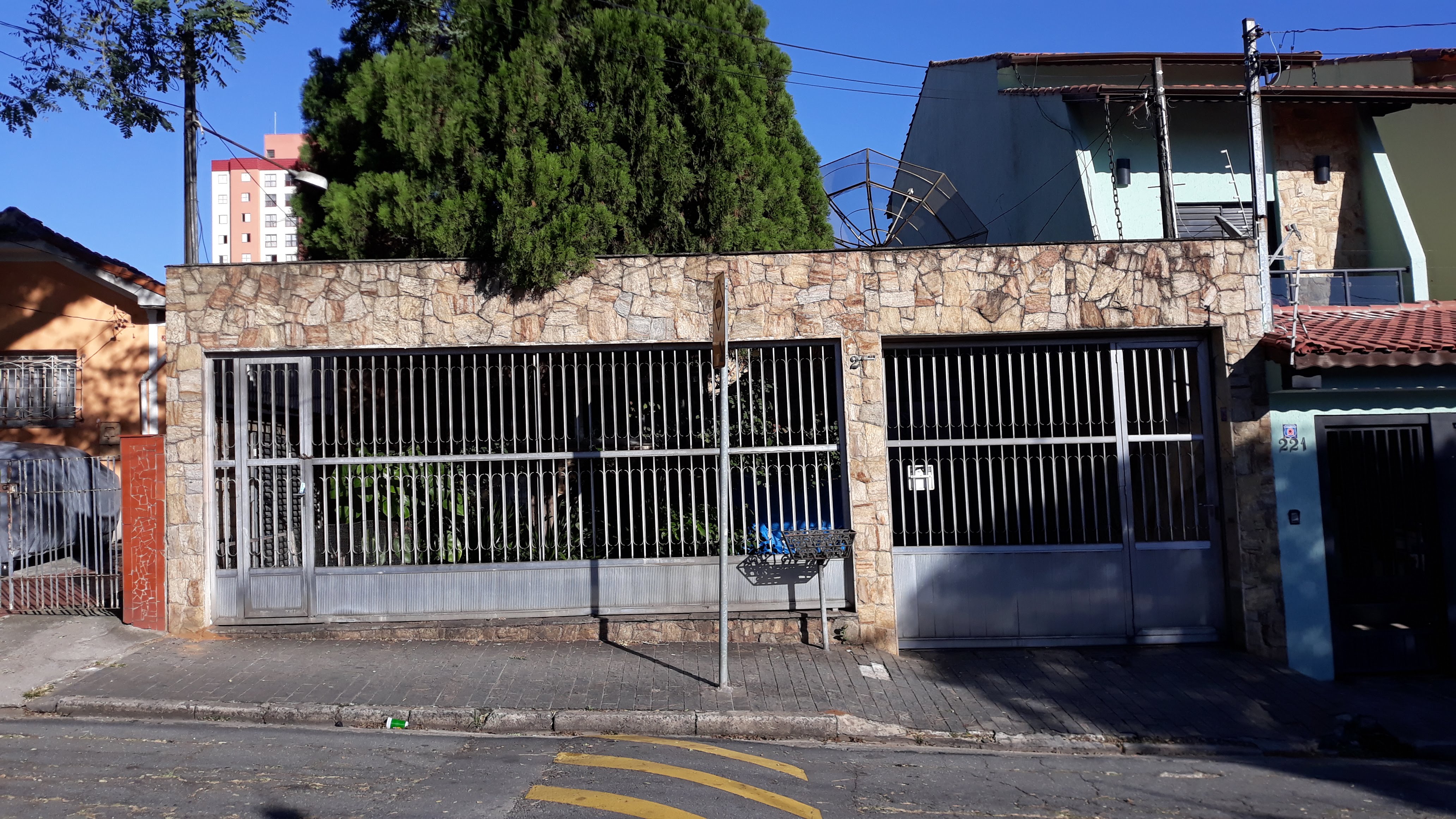 Casa Térrea na Penha - Excelente Local