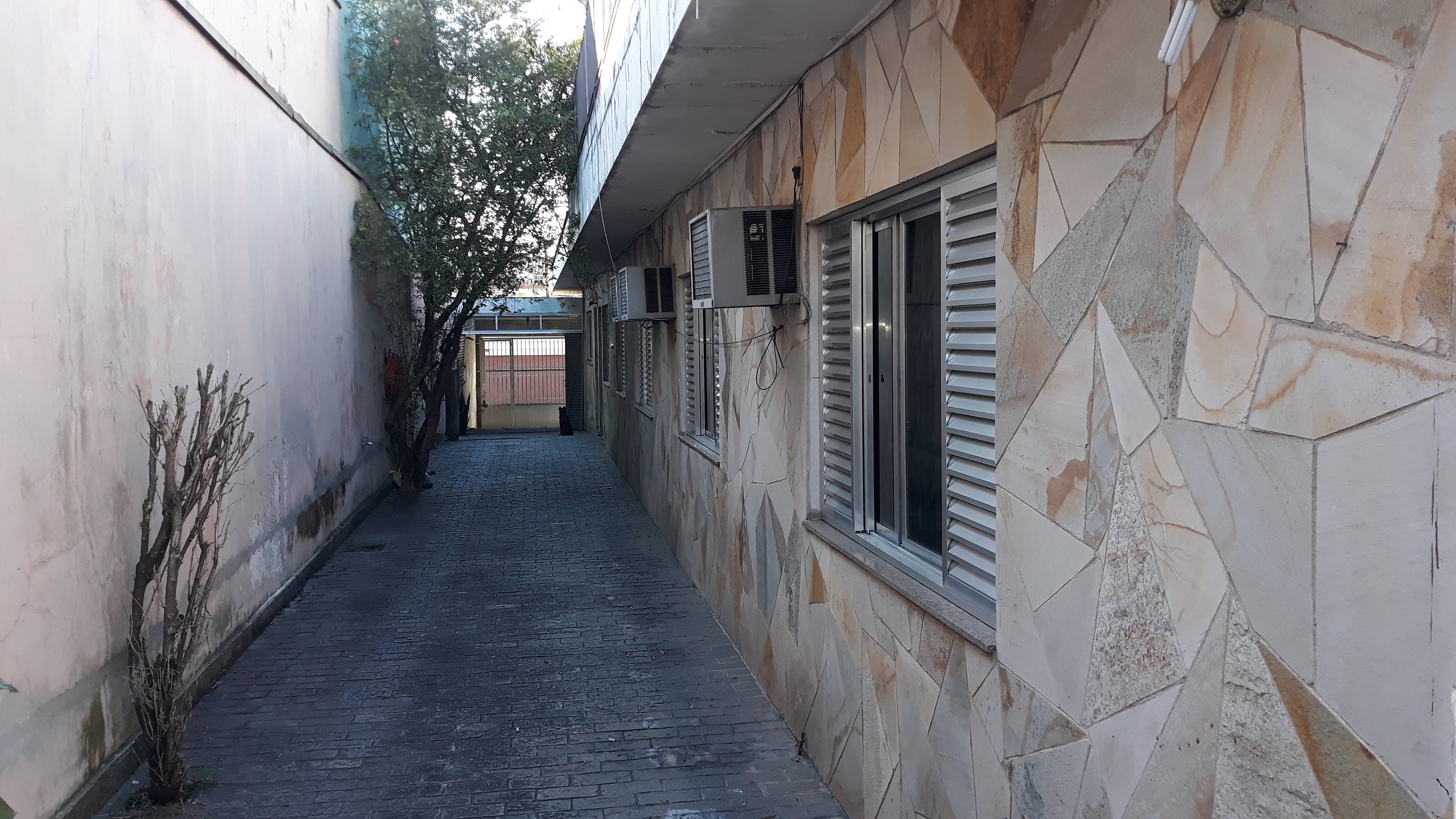 Casa Térrea na Penha - Excelente Local