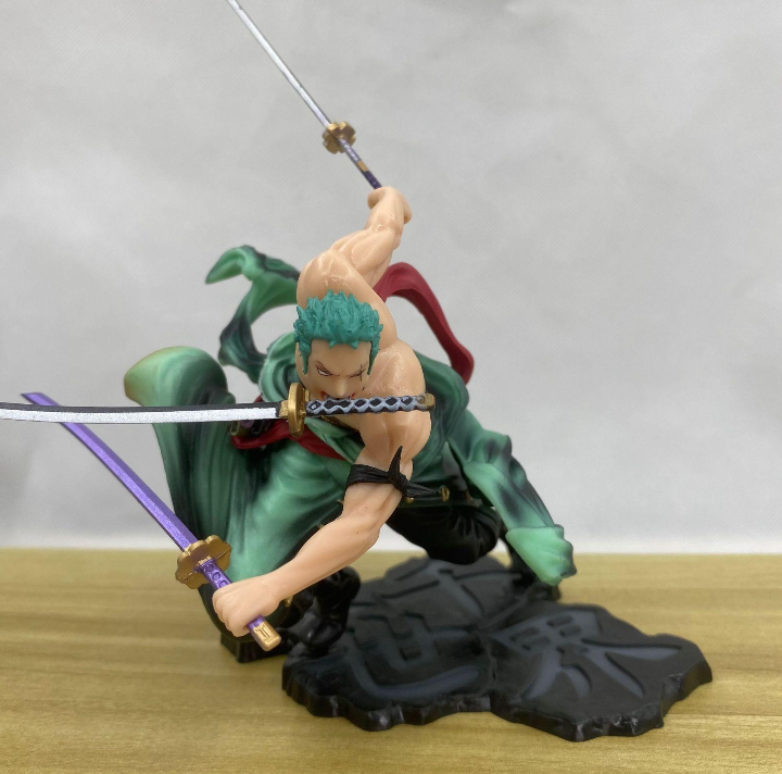 Zoro Figürü 21,5 cm