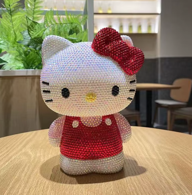 Hello Kitty Elmas Dizme Figür 