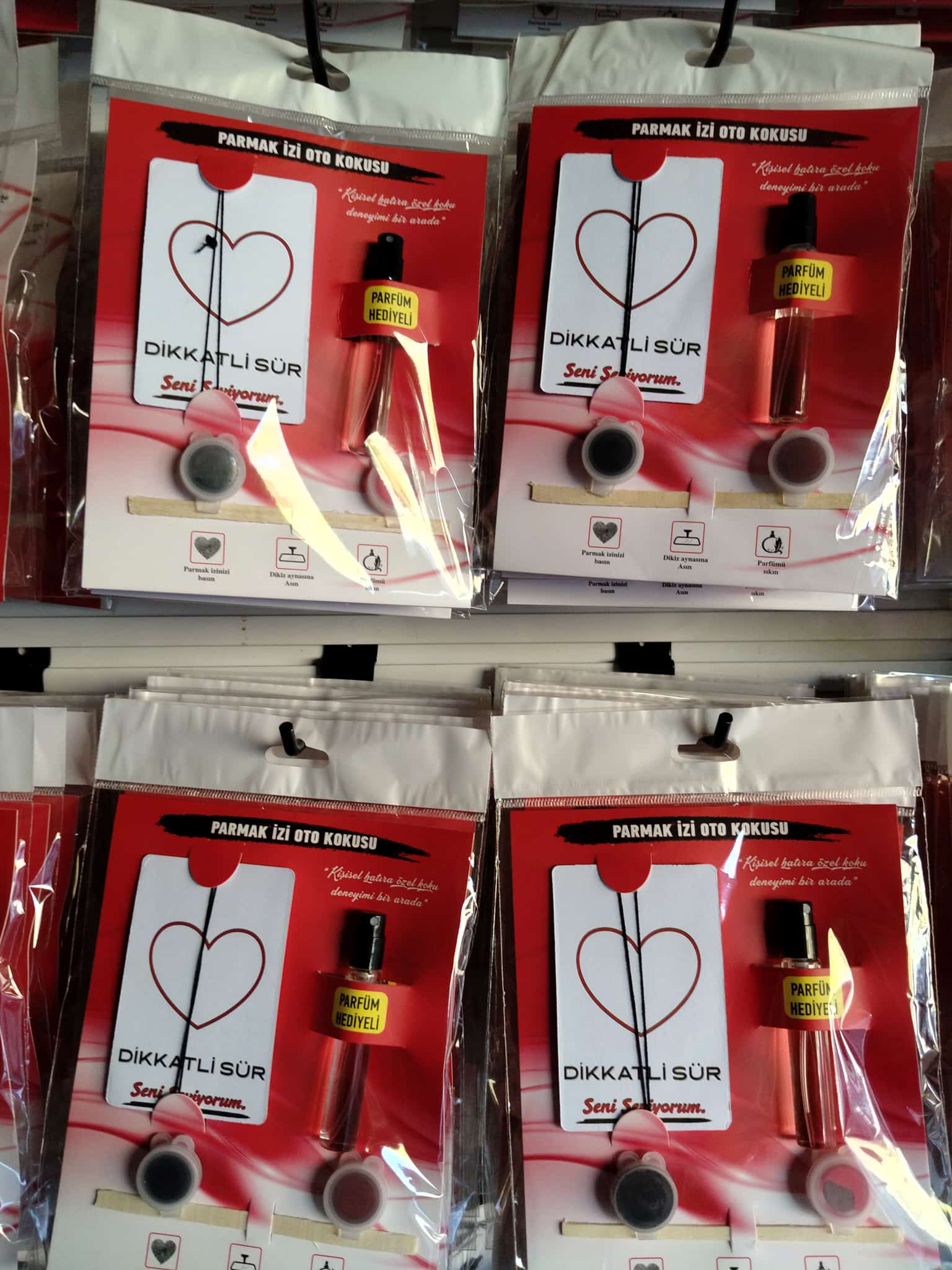 Dikkatli Sür Oto Kokusu parmak izi