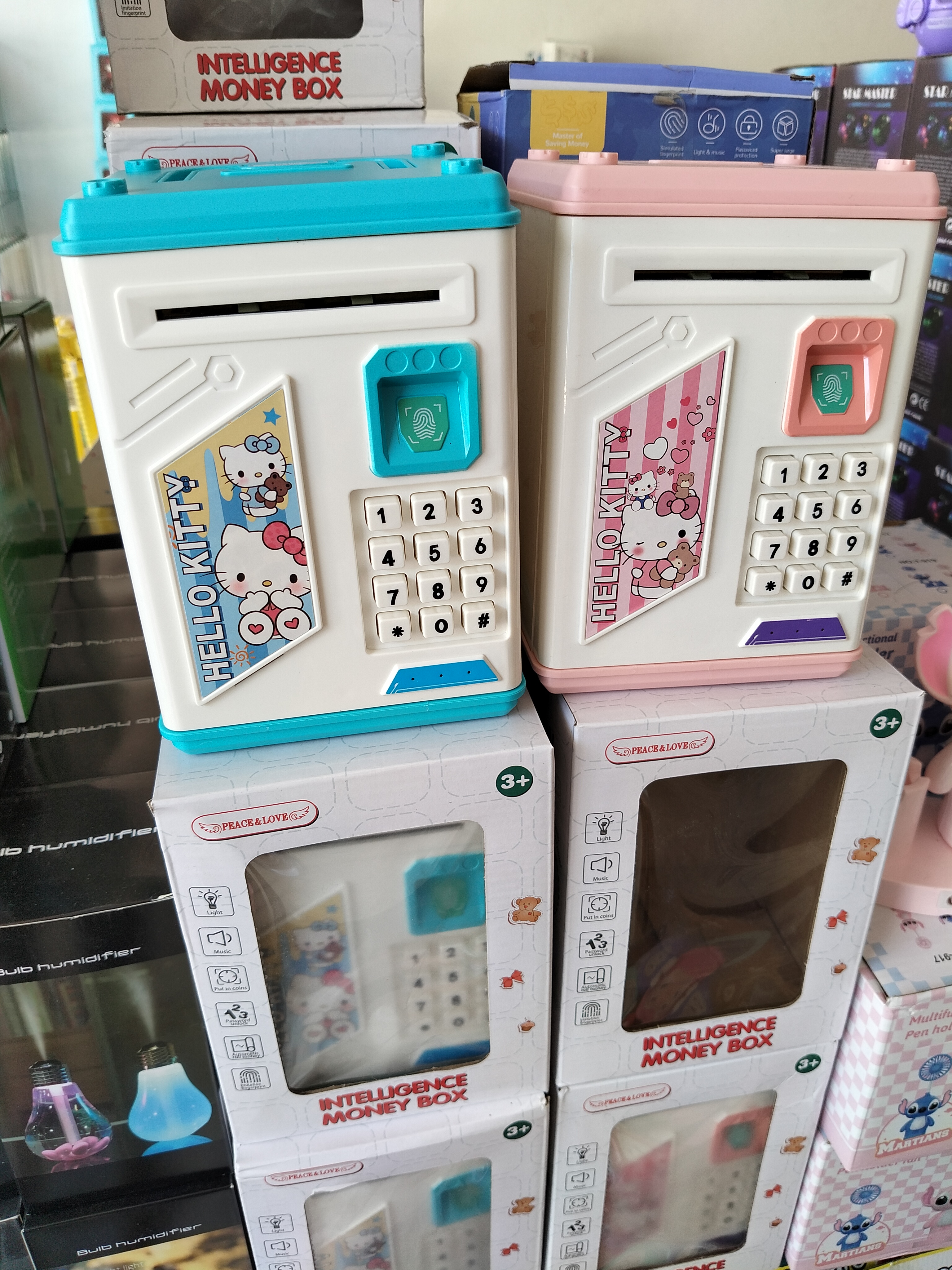 Hello Kitty Parmak izi okuyan Kumbara