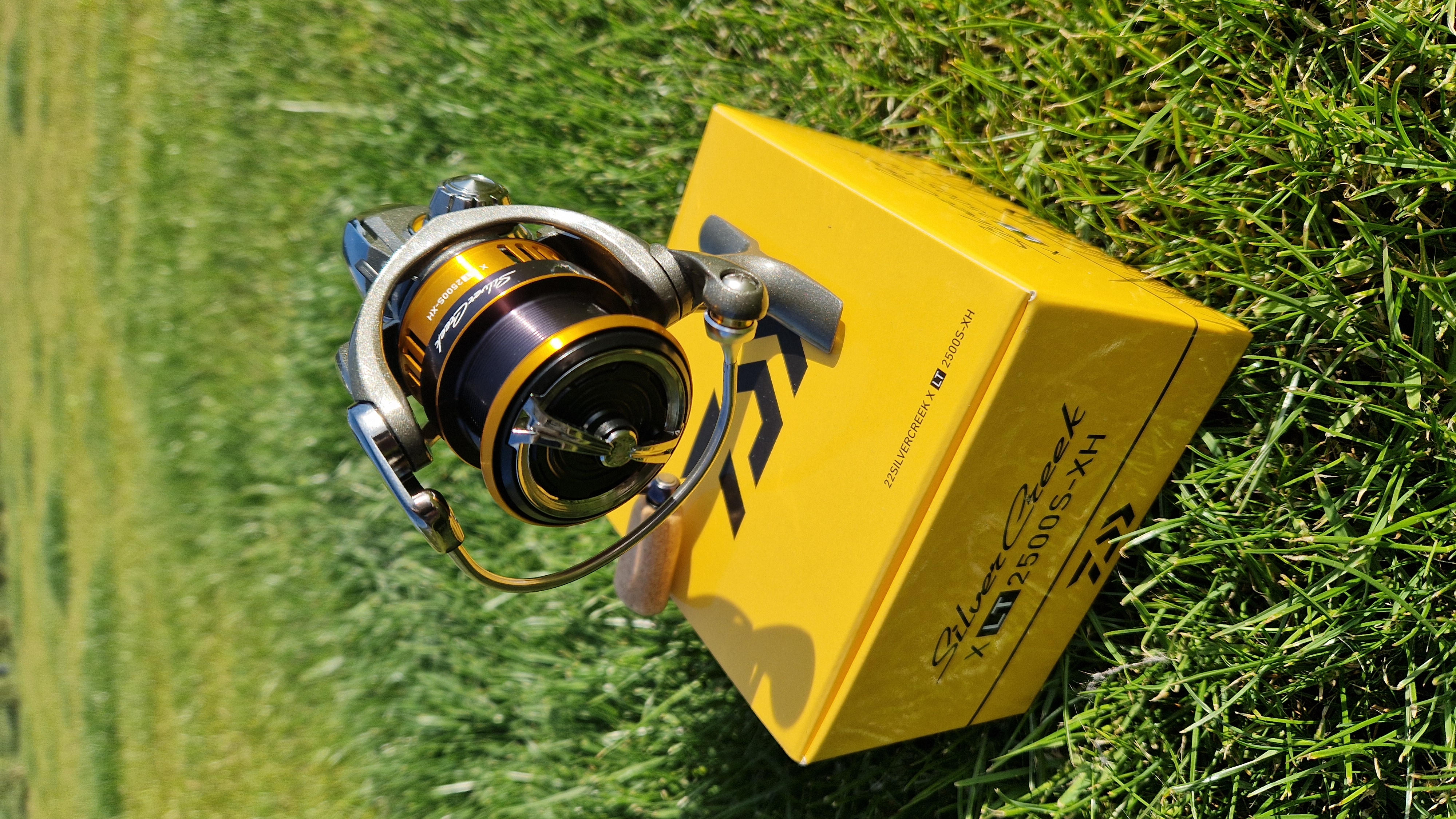 Daiwa 22 Silvercreek X LT2500S-XH