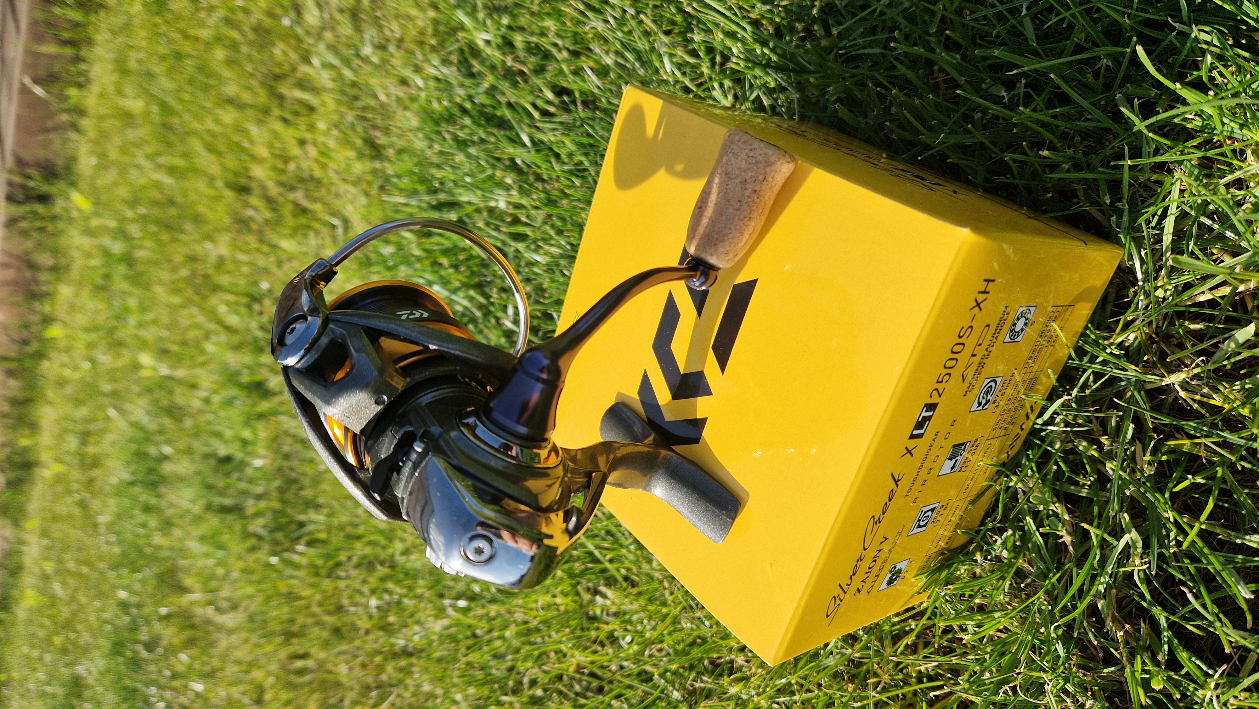 Daiwa 22 Silvercreek X LT2500S-XH
