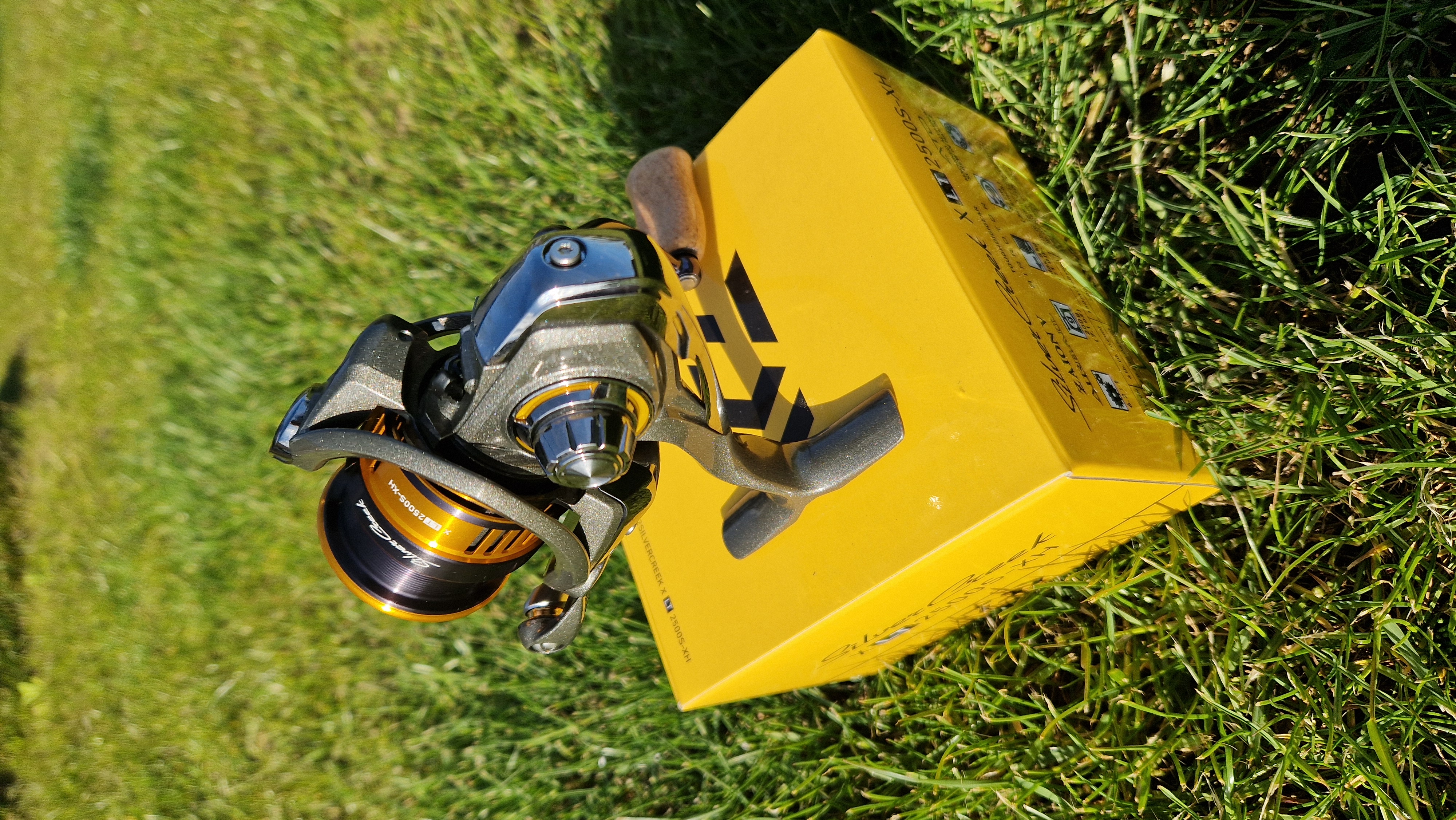 Daiwa 22 Silvercreek X LT2500S-XH