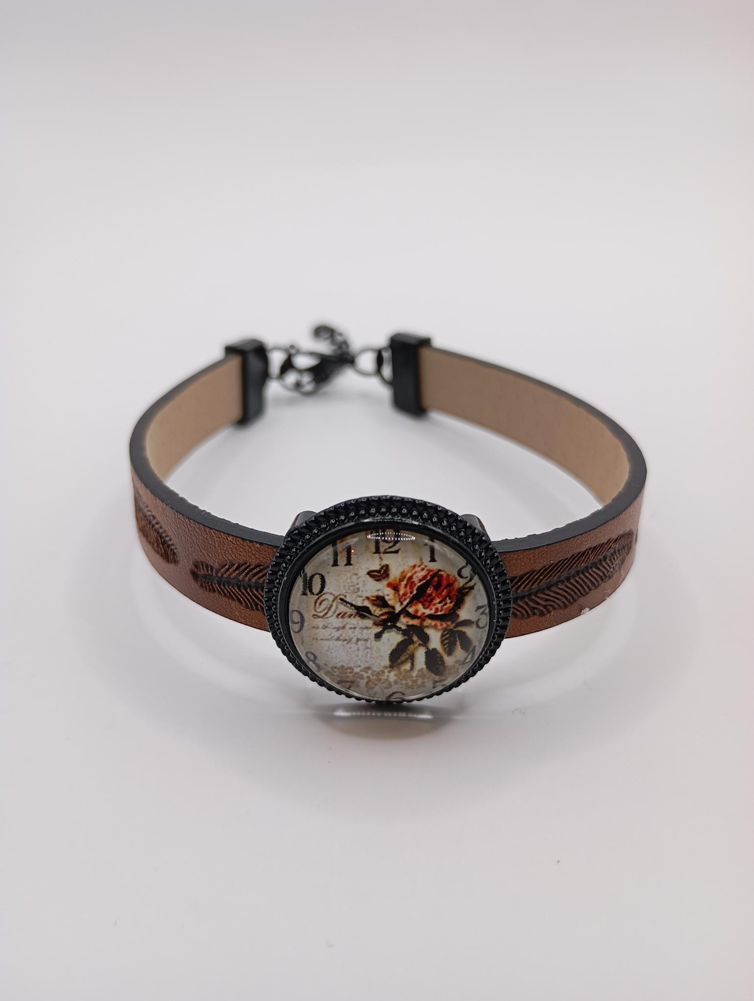 Bracelet simili cuir marron clair ajustable  cabochon fausse montre avec rose