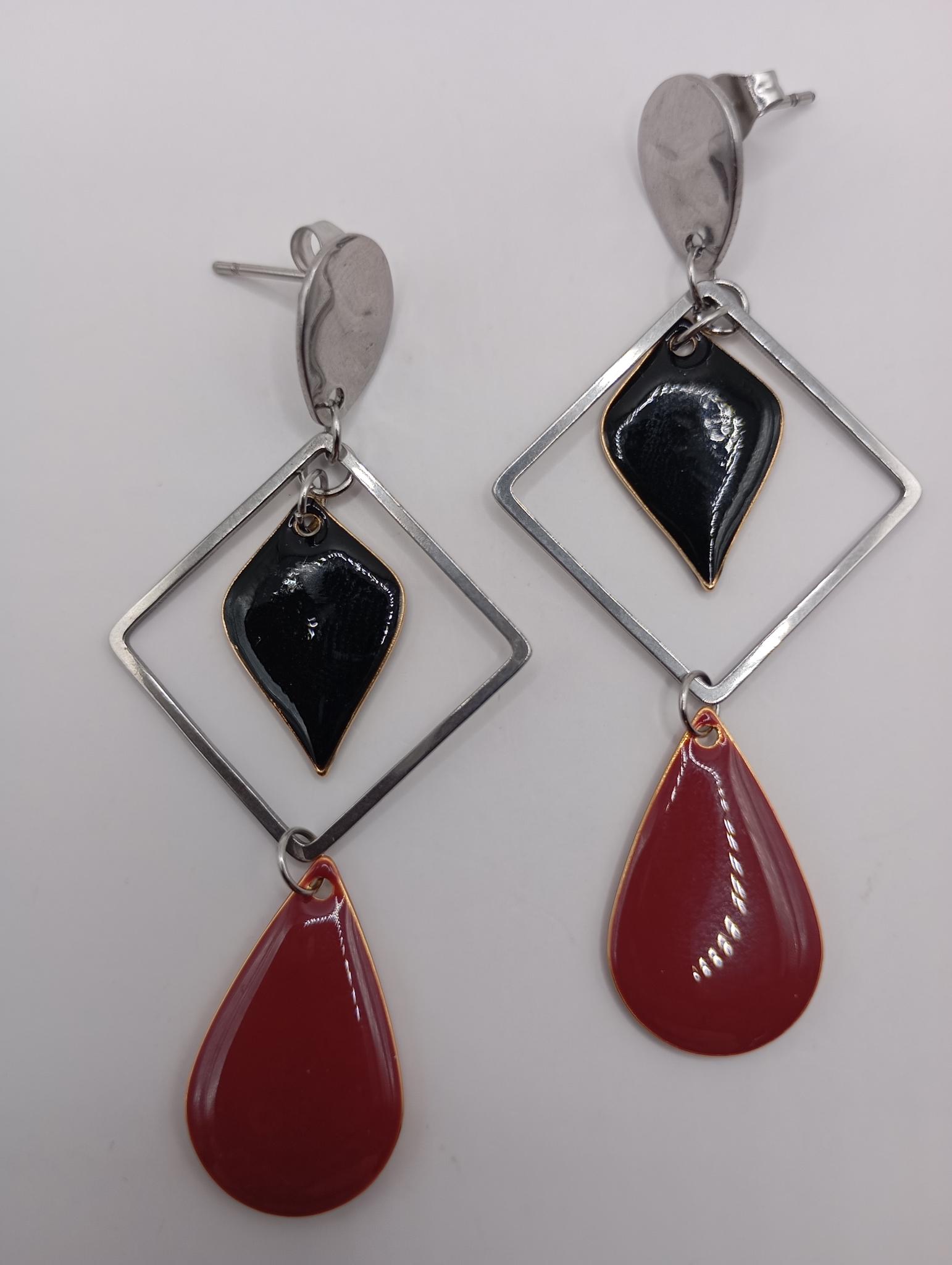 Boucles d'oreilles en rouge & Noire