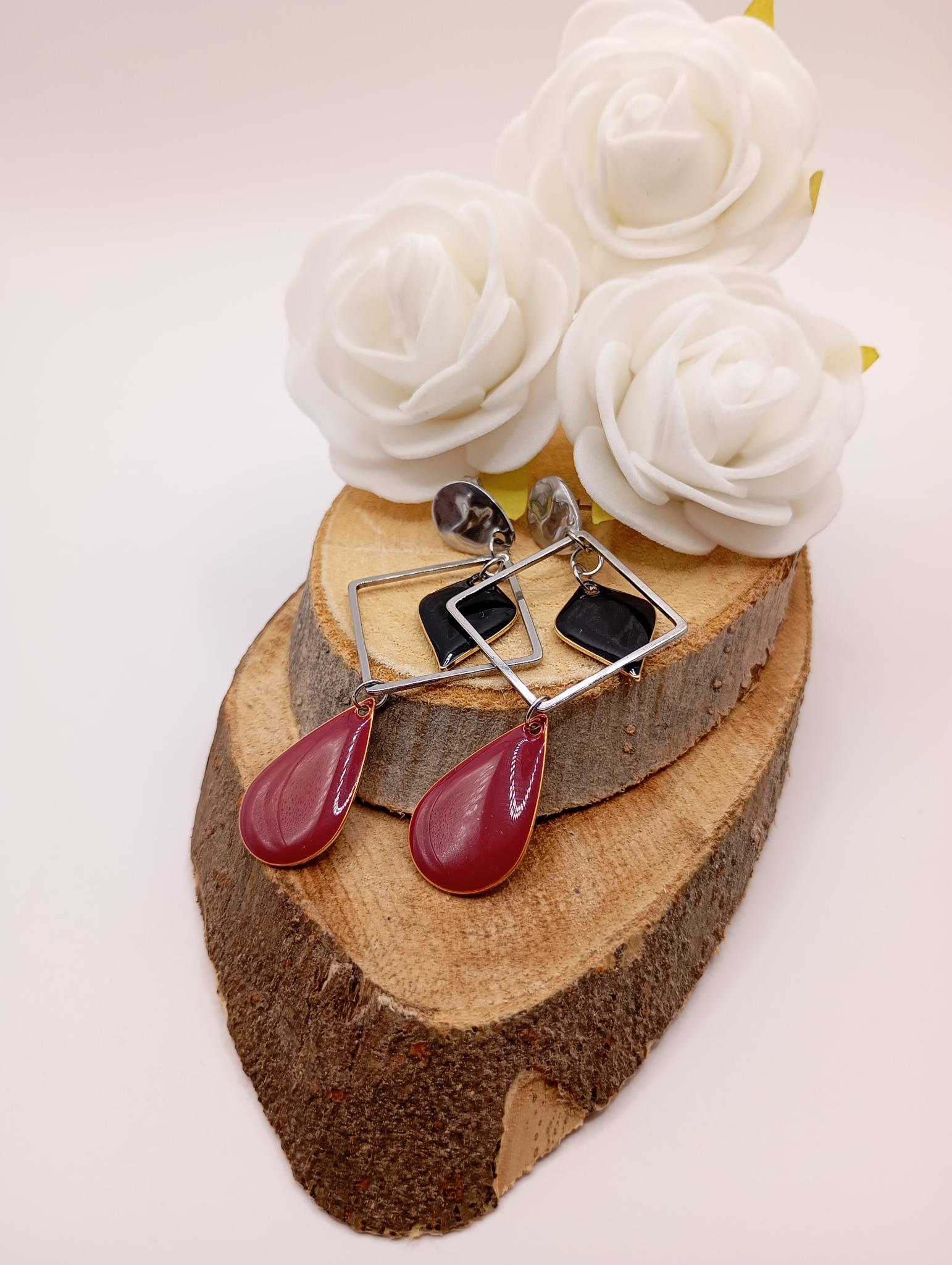 Boucles d'oreilles  en rouge & Noire