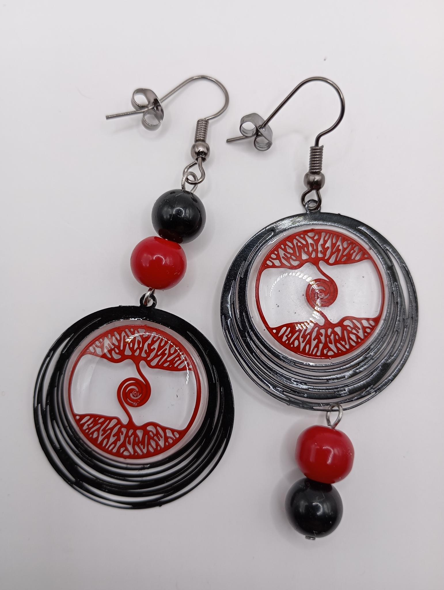Boucle d’oreille Livia artisanale rouge et noire