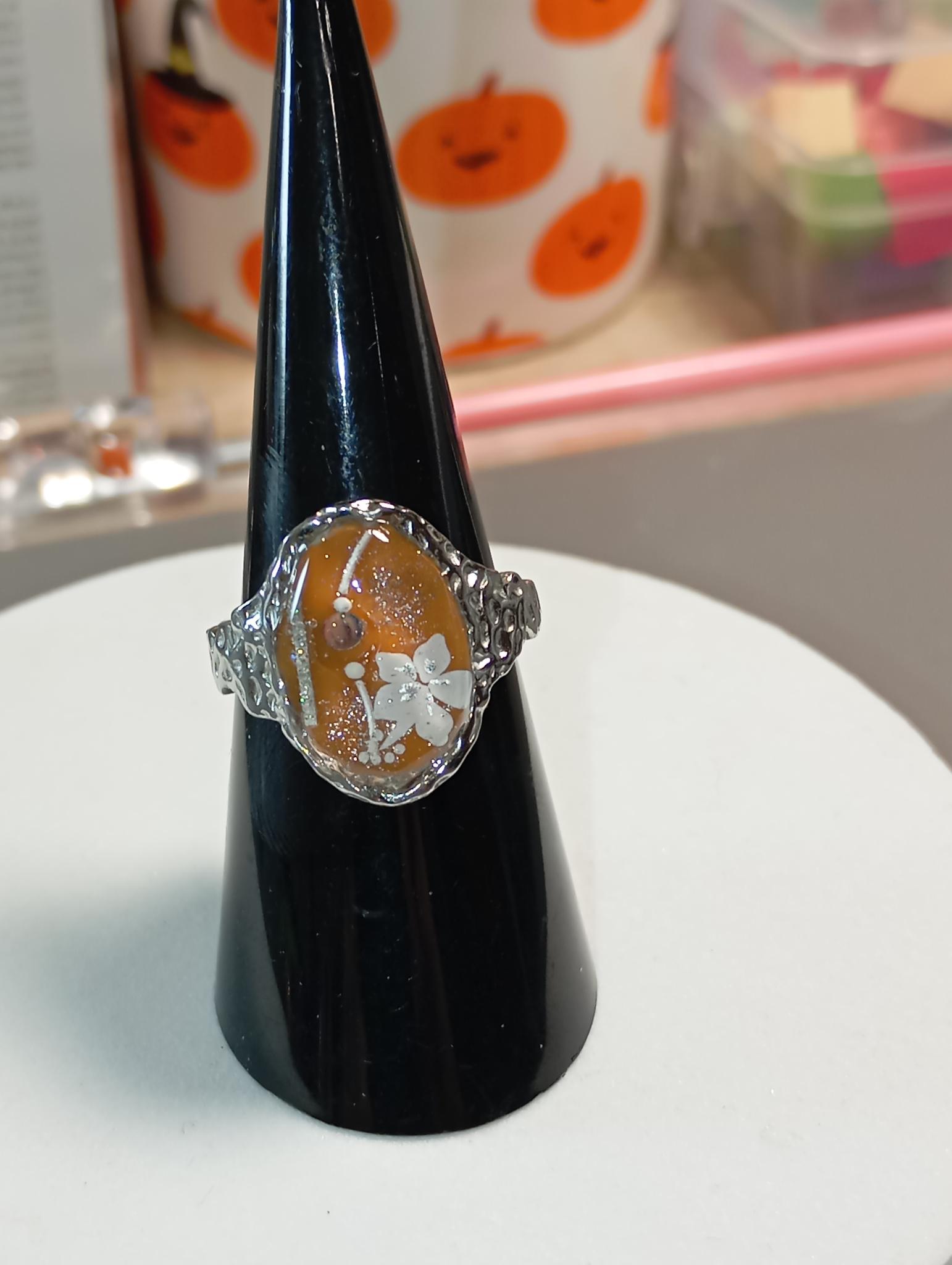 Bague artisanale en résine