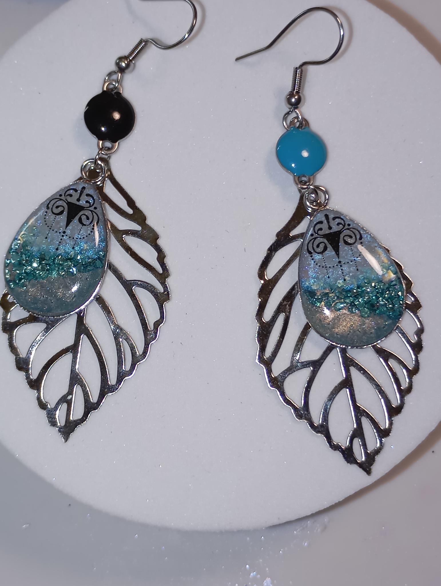 Boucles d'oreilles artisanales en forme de feuille