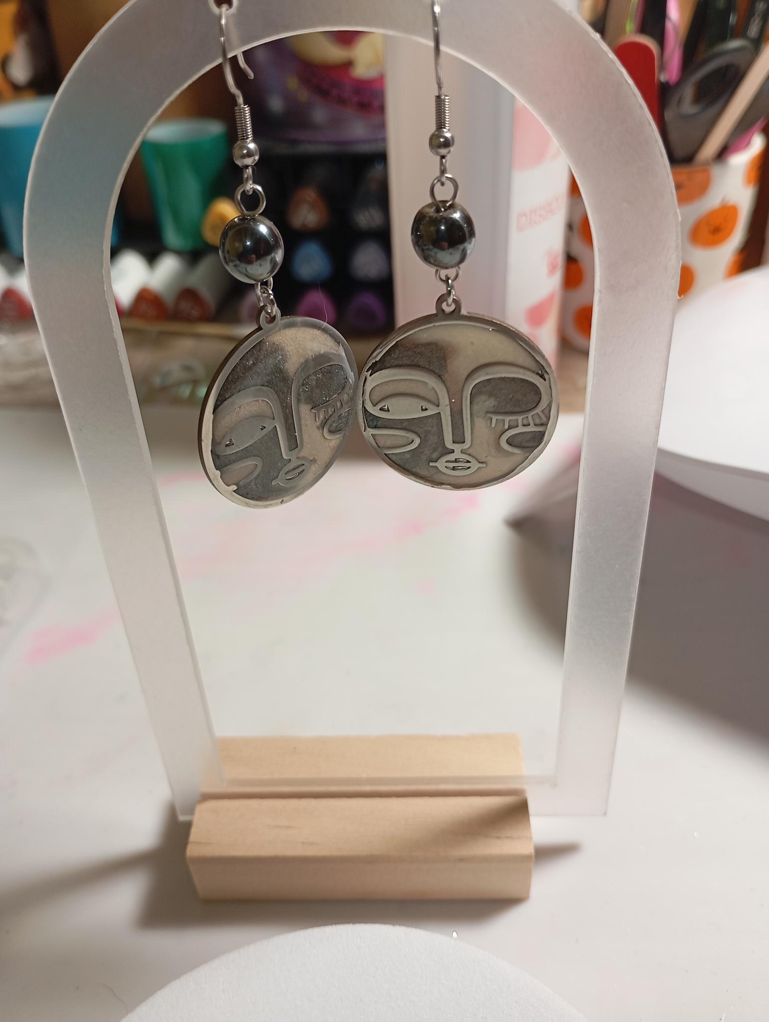 Boucles d'oreilles visage artistique