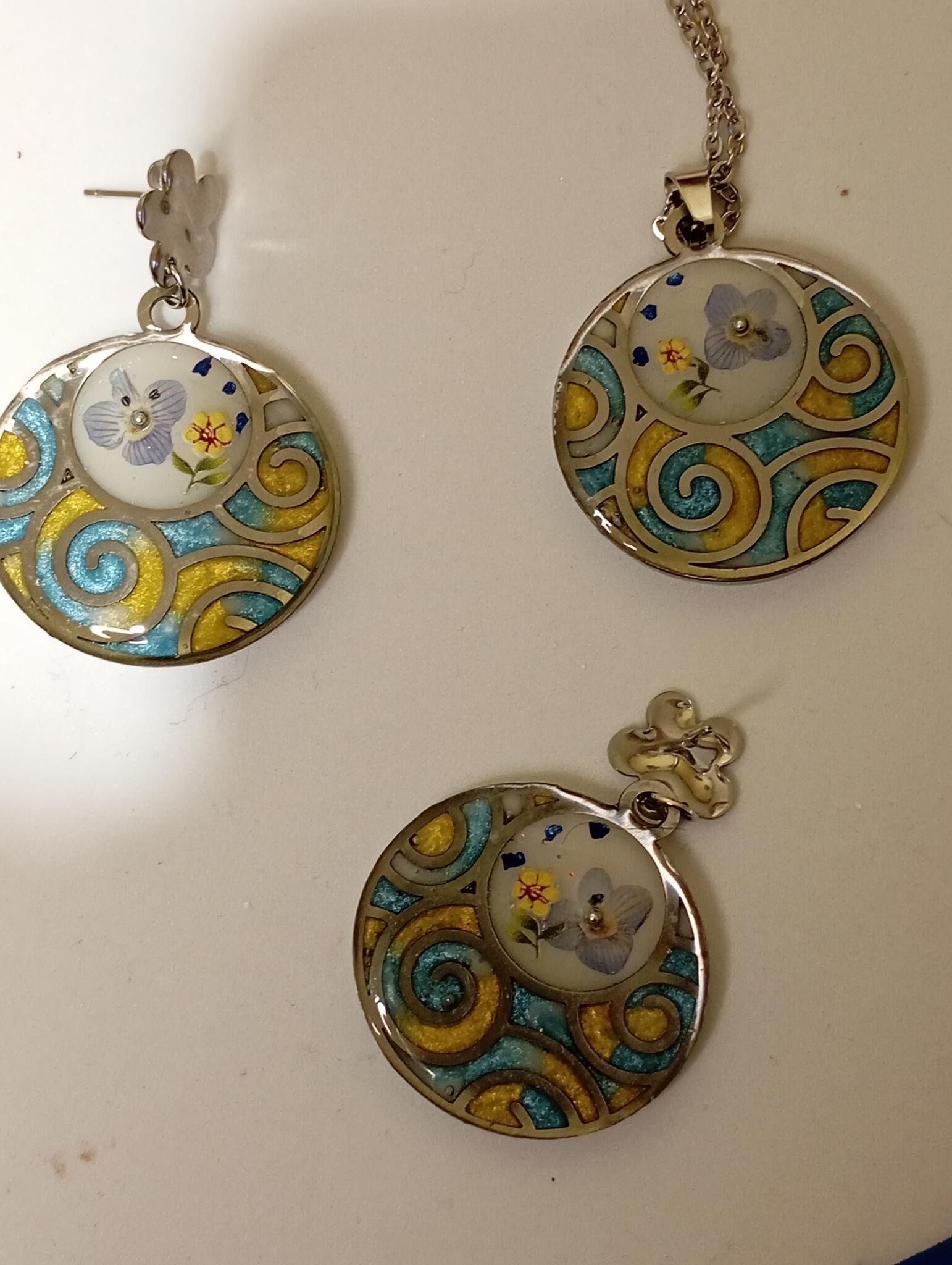 Parure florale en résine