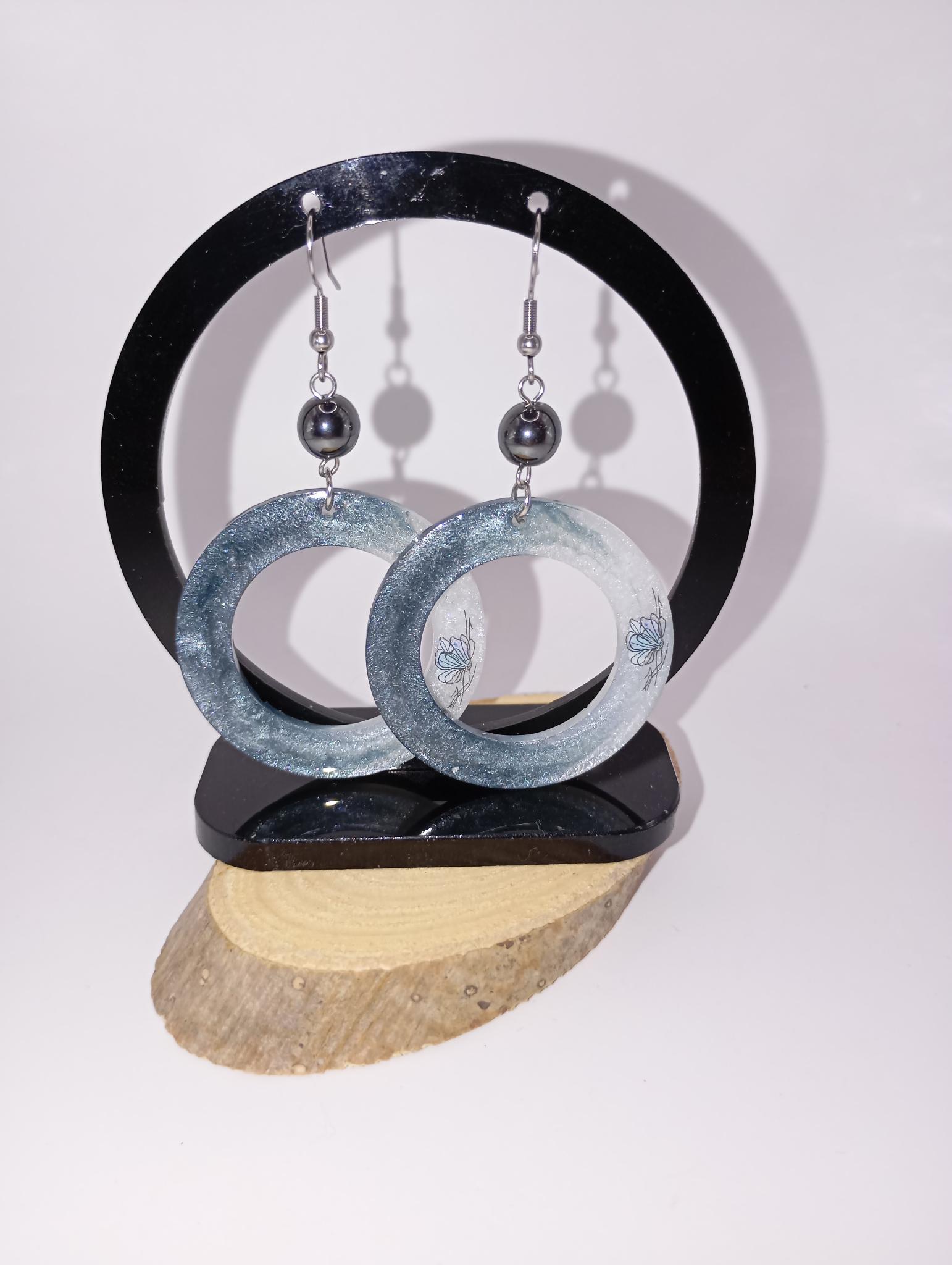 Boucles d'oreilles rondes en résine