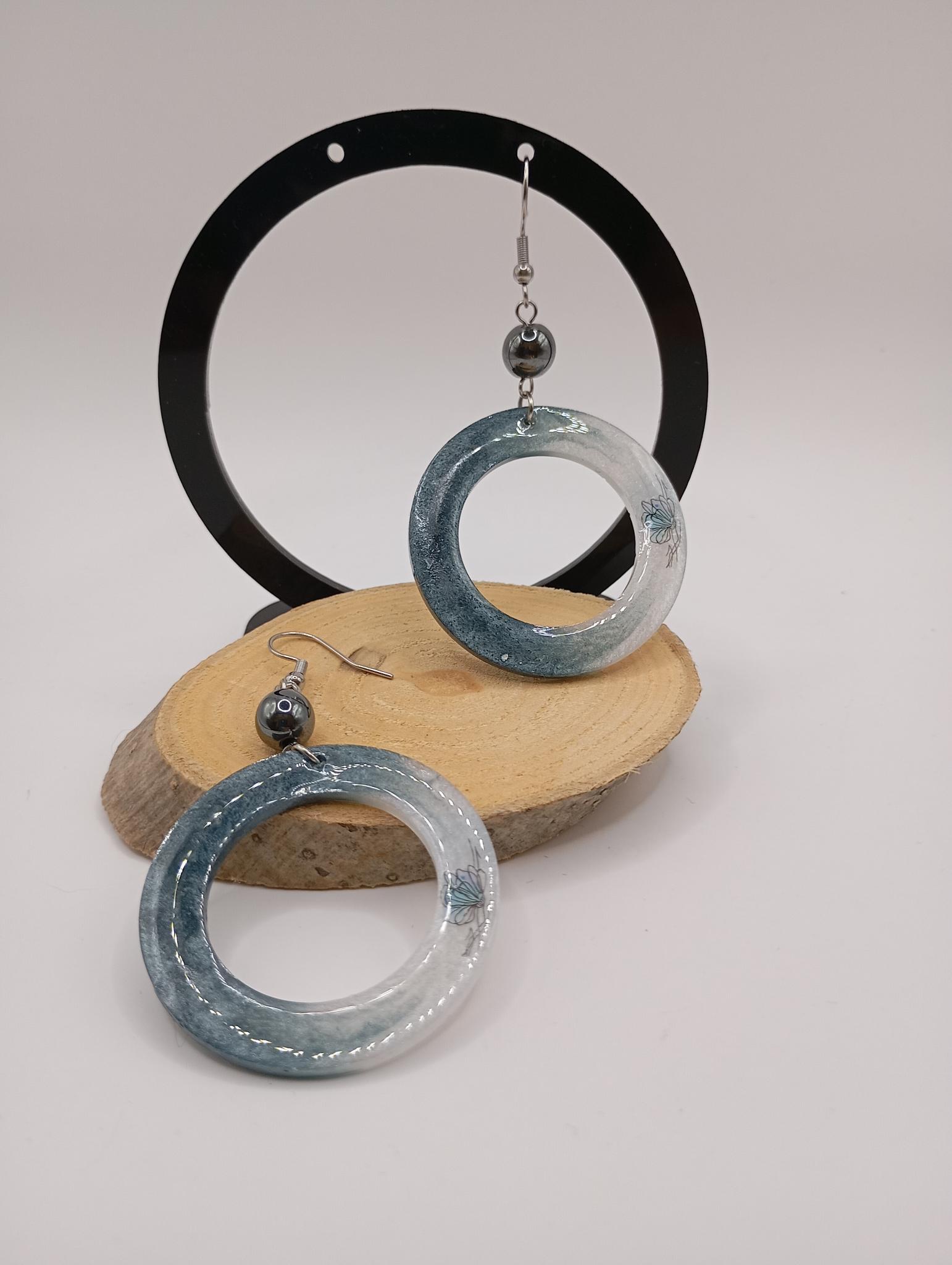Boucles d'oreilles rondes en résine