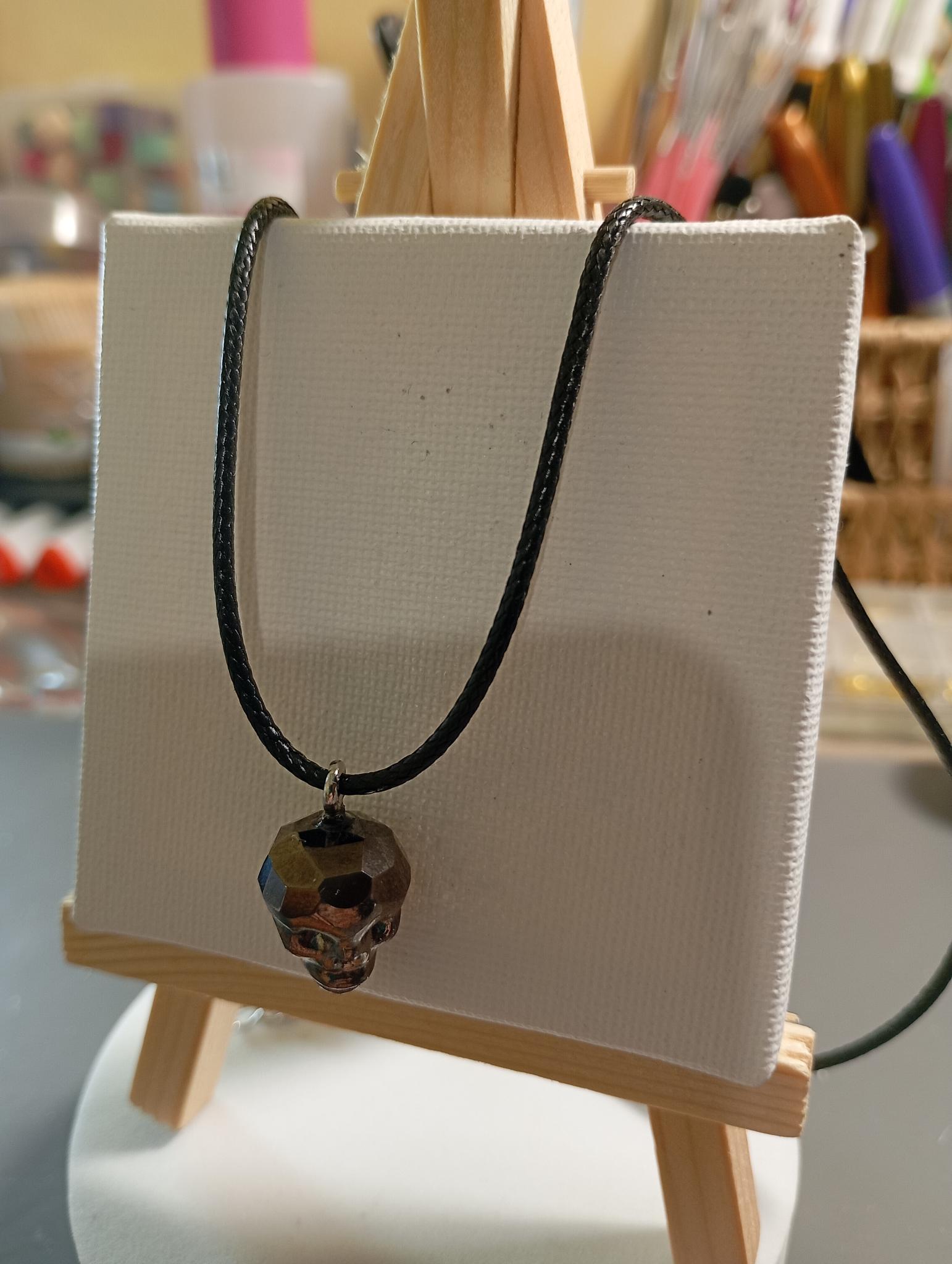 Collier tête de mort en Hématite