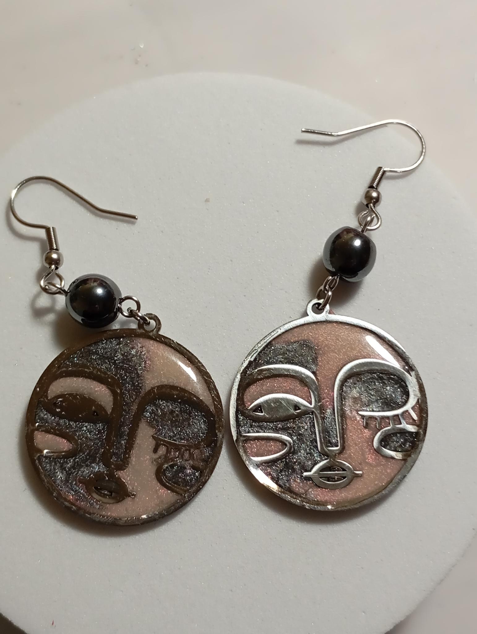 Boucles d'oreilles visage artistique