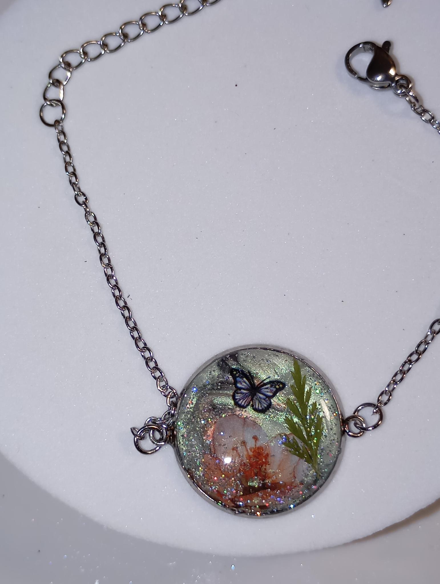 Bracelet artisanal papillon et fleurs